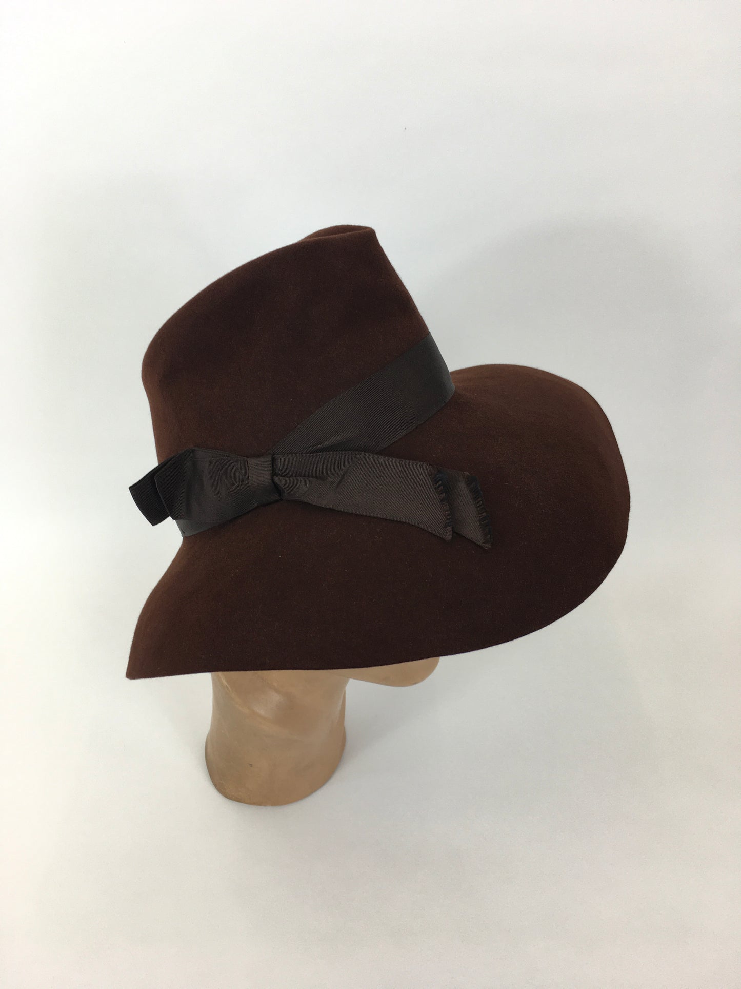 Original 1940’s STUNNING Brown Fedora - Made by ‘ Flechet’