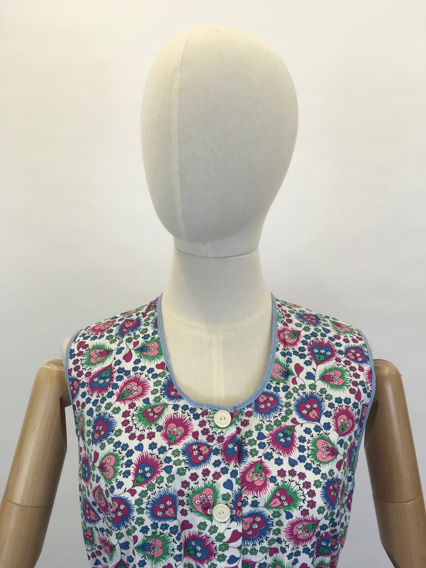 Original 1940’s Cotton Button Front Dress - In A Fabulous Floral Print