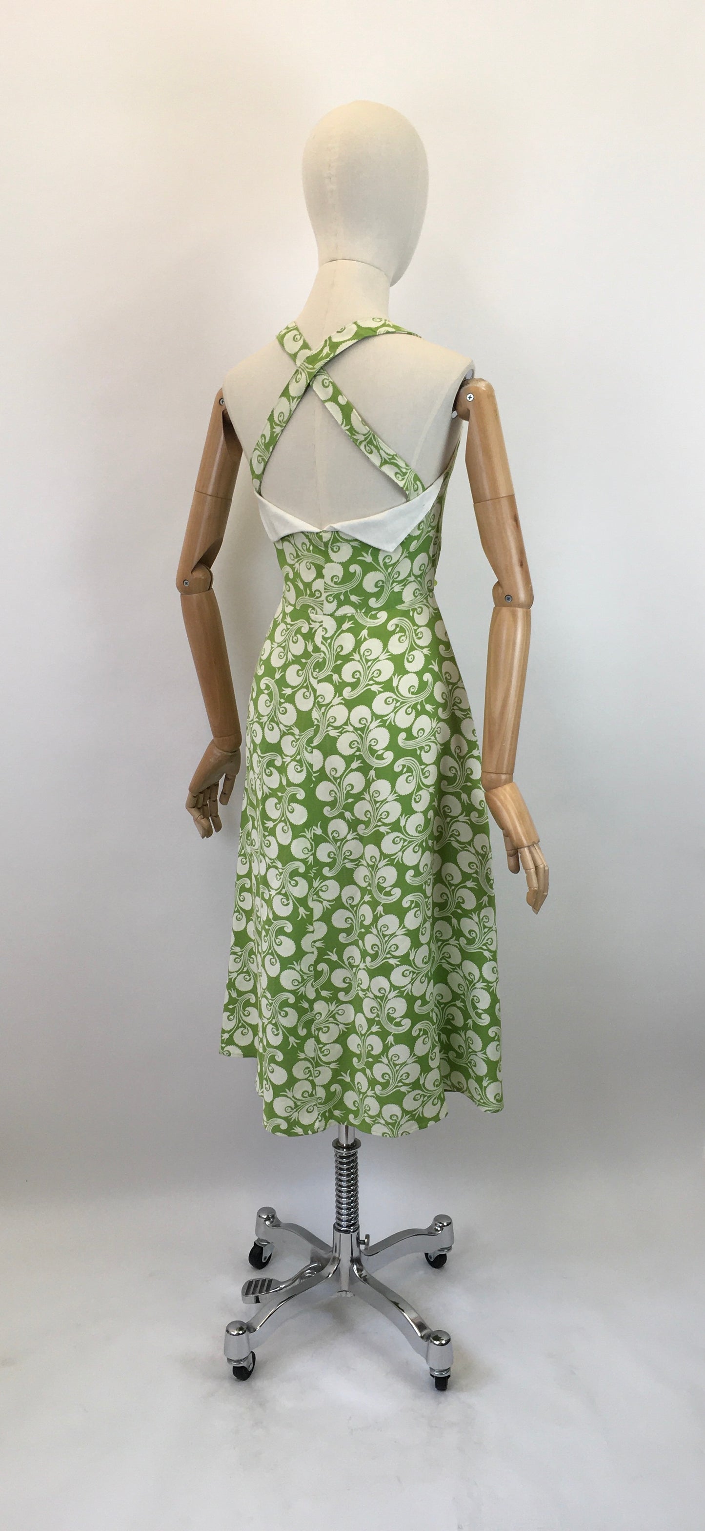 Original 1940's Sublime Linen Sun Dress - In A Zesty Lime Green & Crisp White