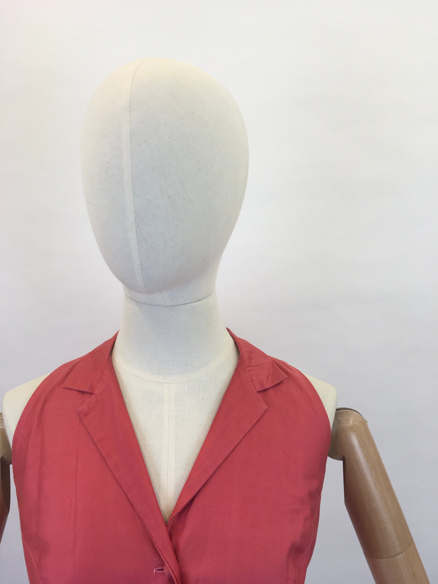 Original 1950s Deep Coral Cotton Blouse - In a Classic 50’s Silhouette