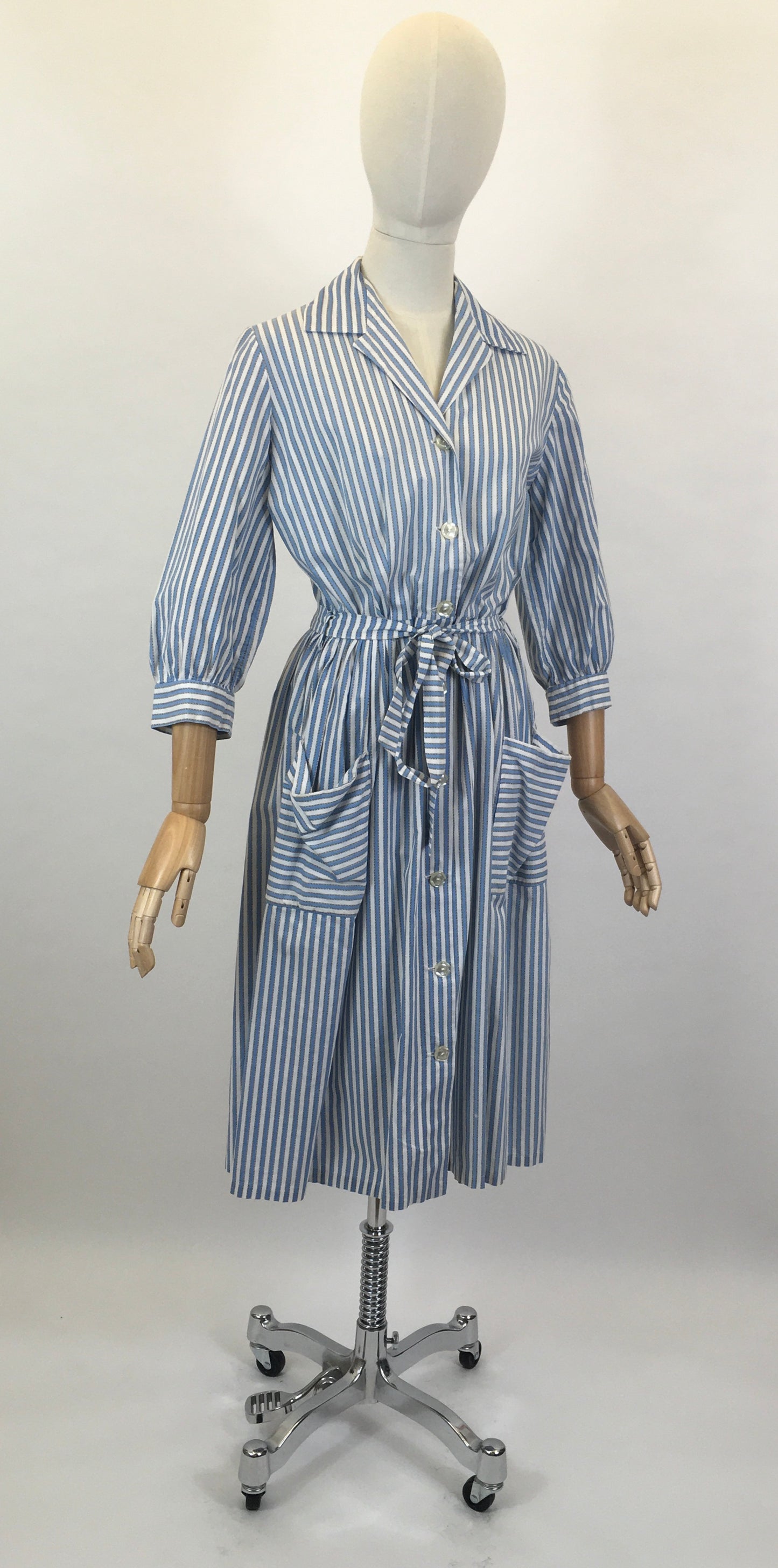Original 1950’s Darling Blue & White Shirtwaister Dress - With A Classic 50’s Silhouette