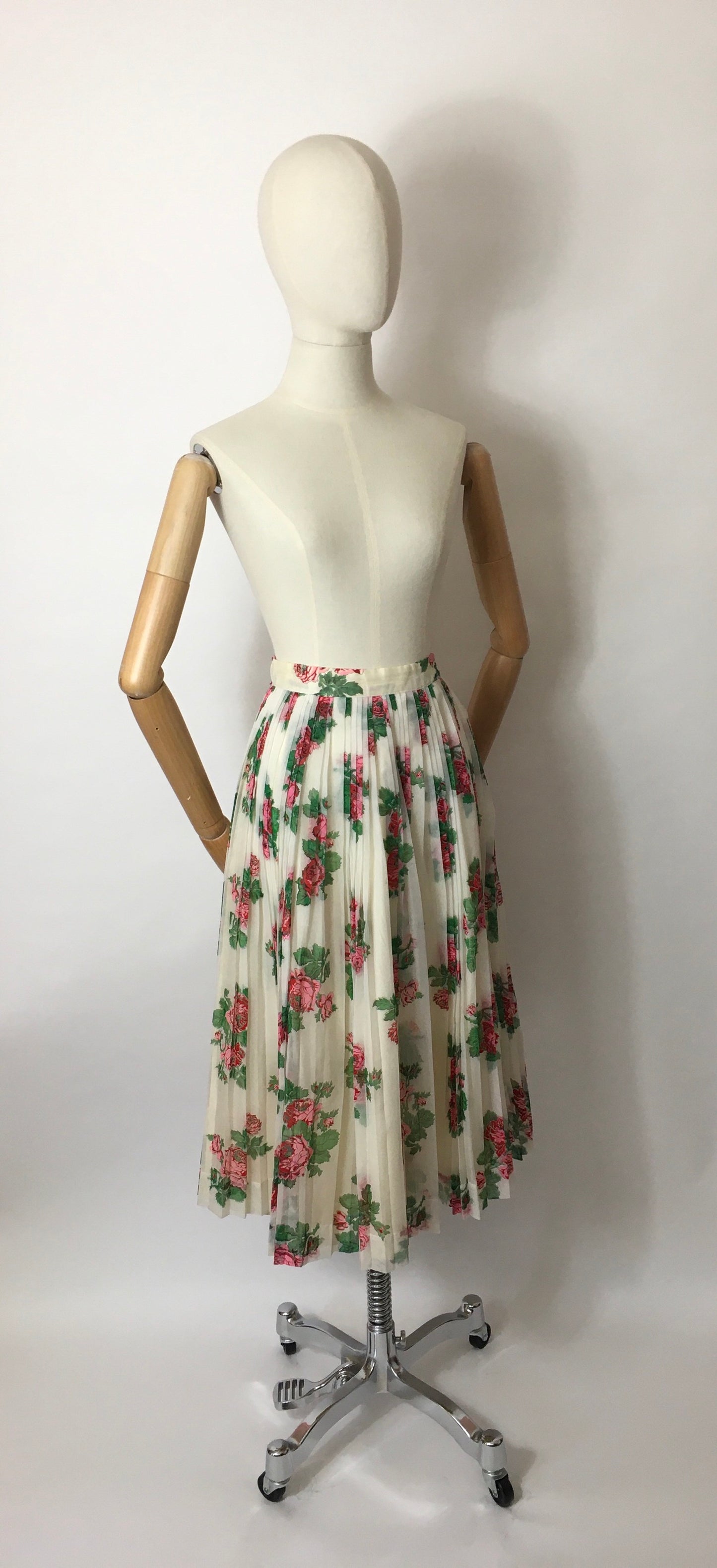 Original 1950’s Pleated Skirt - In A Darling Pink Floral