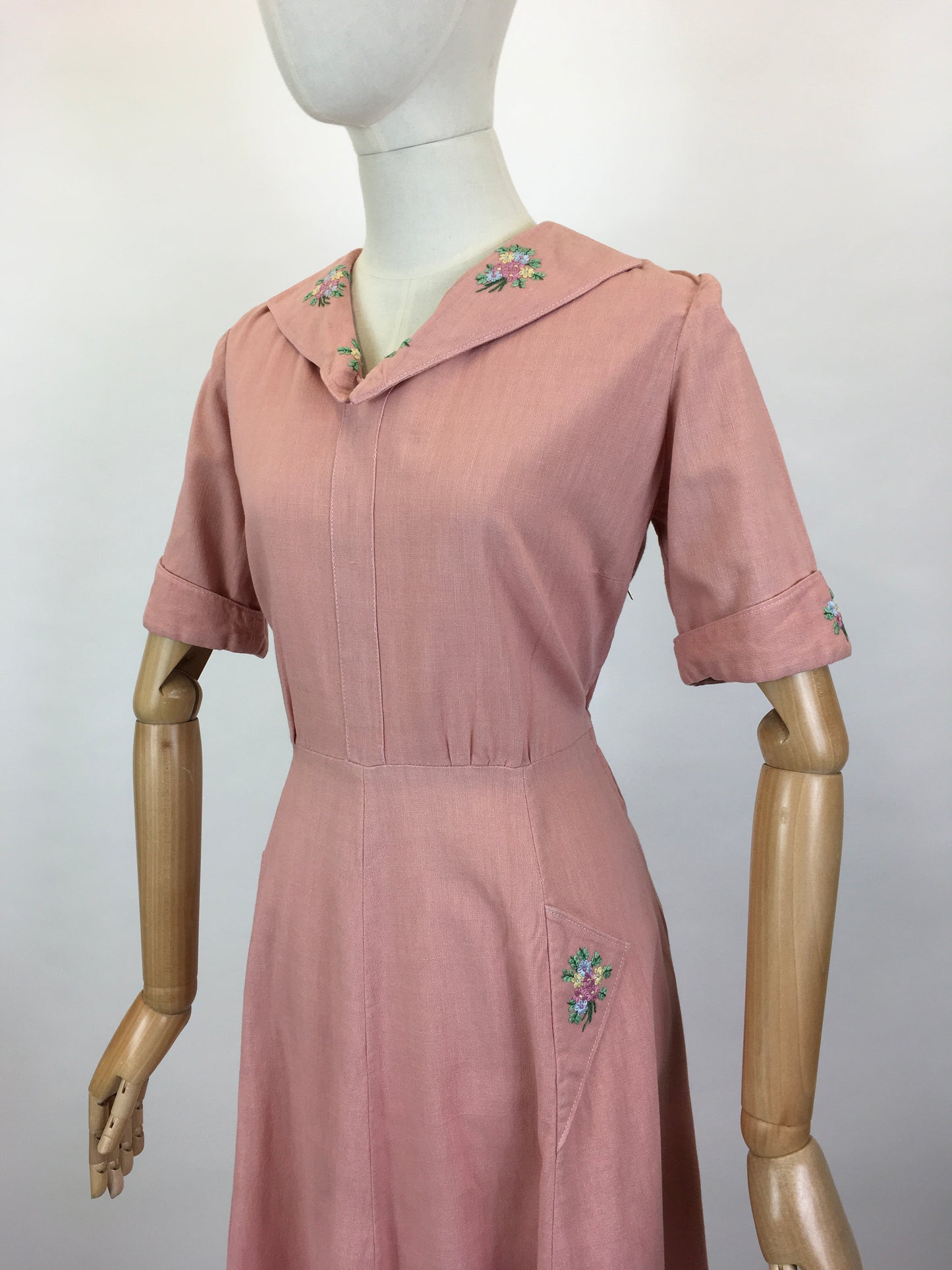 Original 1940’s Darling Powdered Pink Day Dress with Floral Embroidery - A Lovely WarTime Silhouette