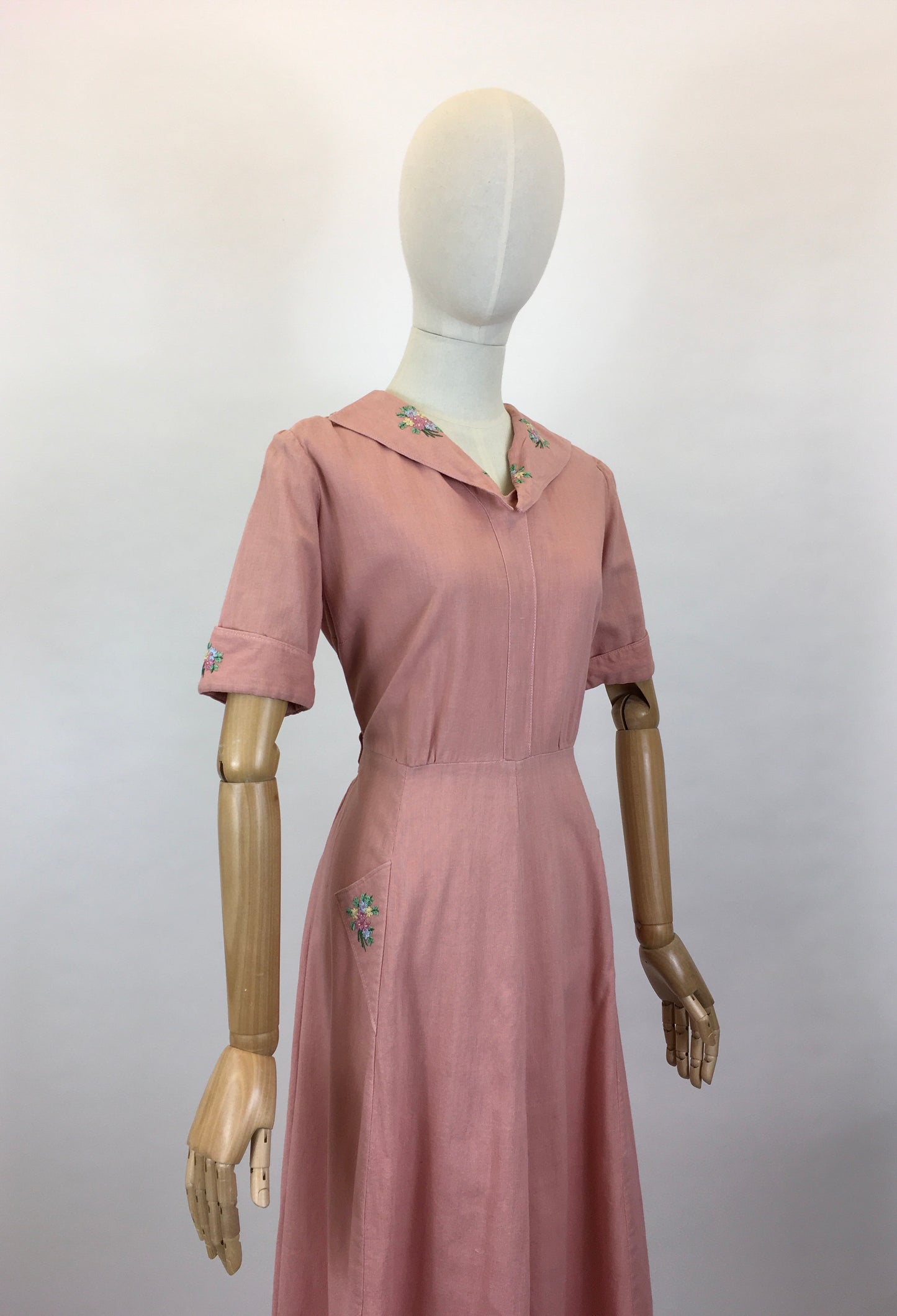 Original 1940’s Darling Powdered Pink Day Dress with Floral Embroidery - A Lovely WarTime Silhouette