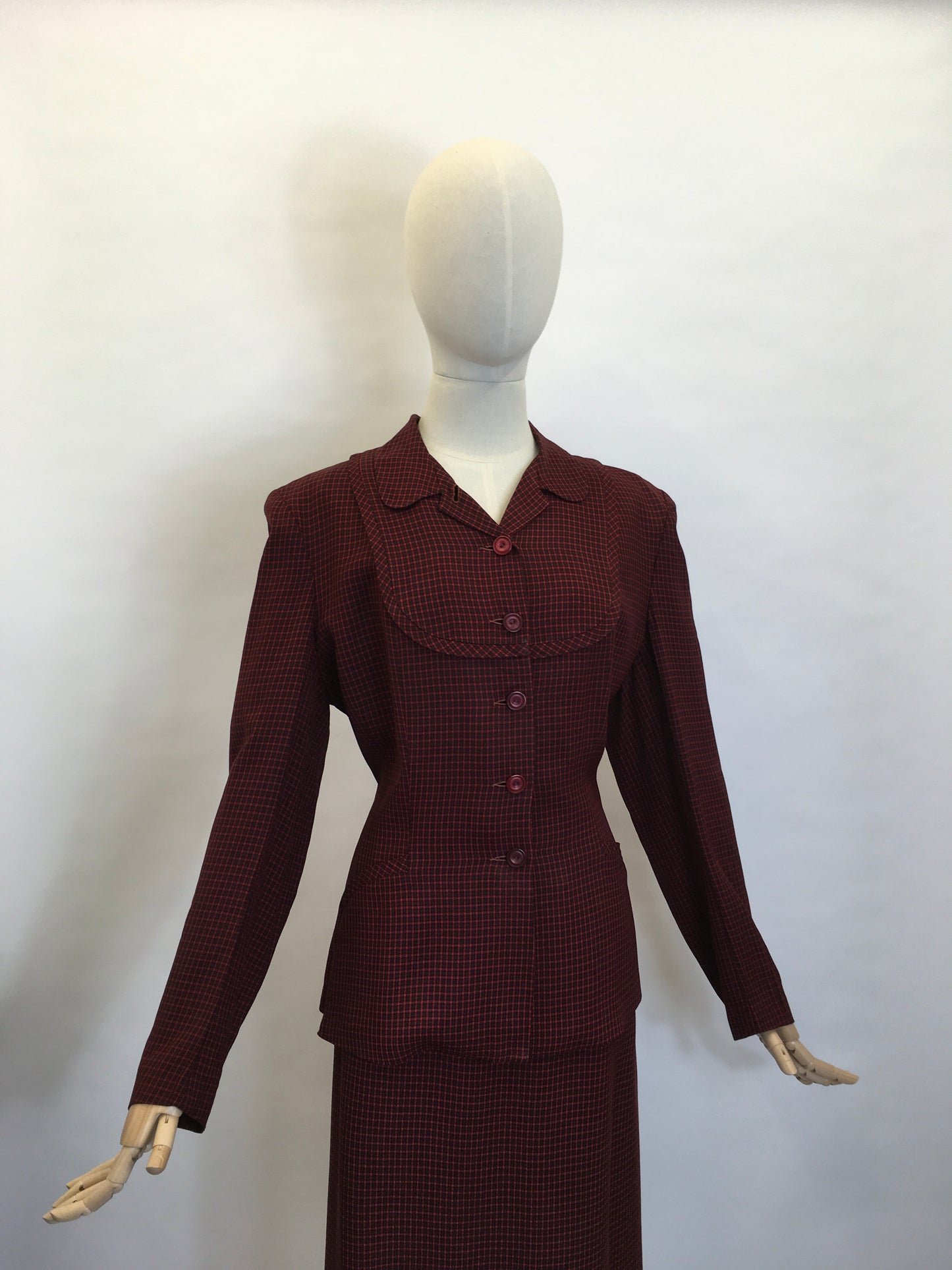 Original STUNNING 1940's American Suit - Fabulous Red & Black Check Pattern Fabric