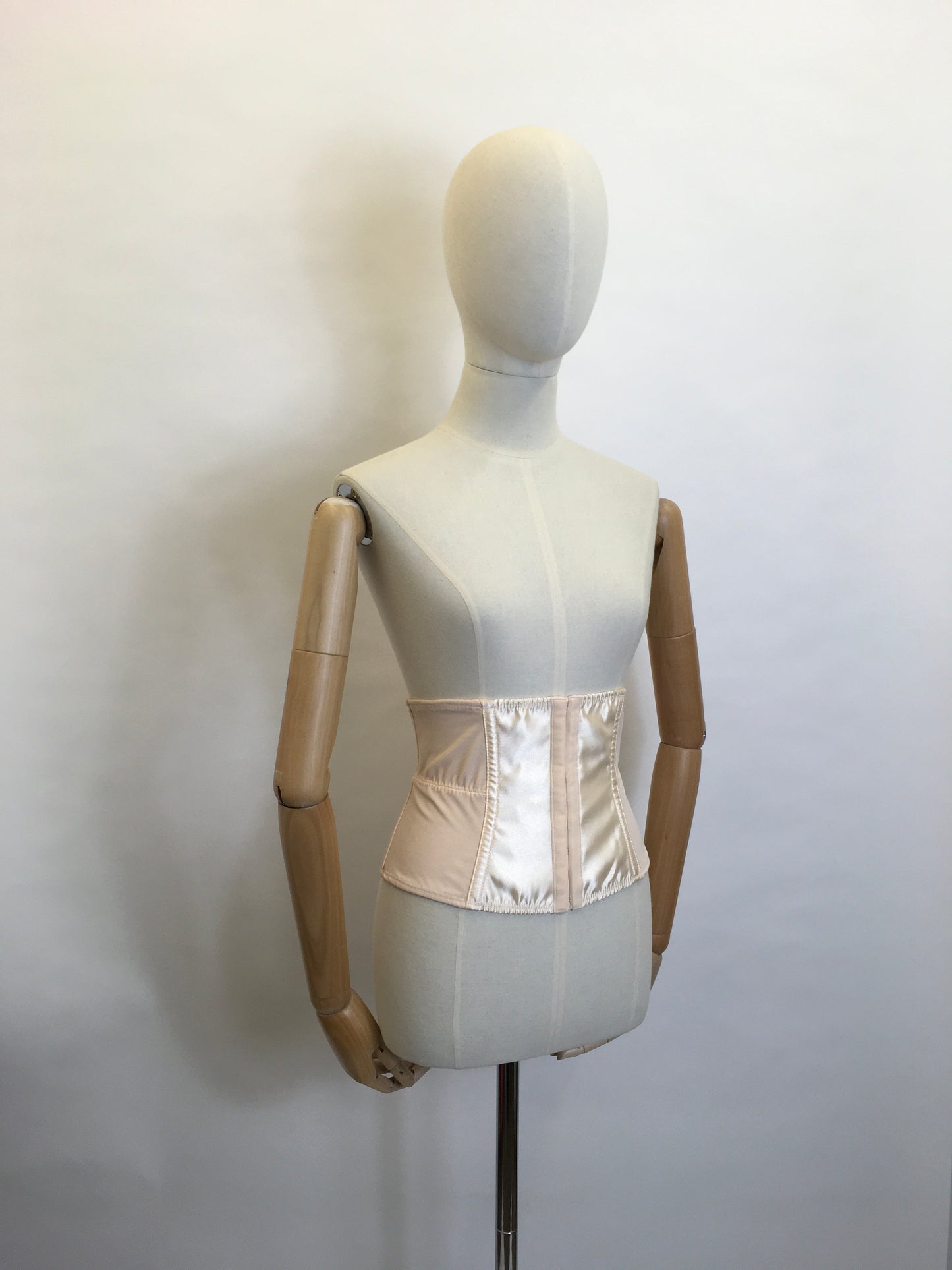 What Katie Did Lingerie - Glamour Waist Cincher in Peach