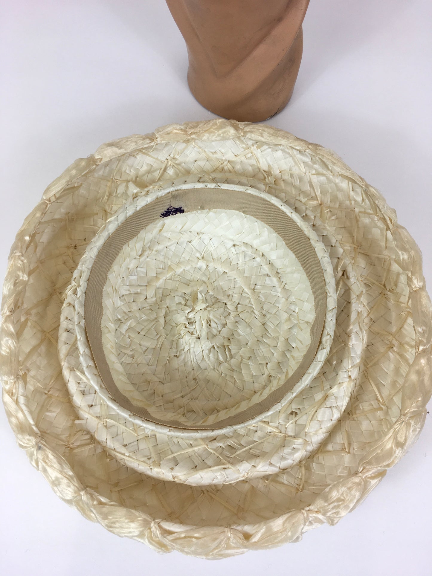 Original 1950’s FABULOUS Soft Cream Raffia Platter Hat - With Structured Inner Band