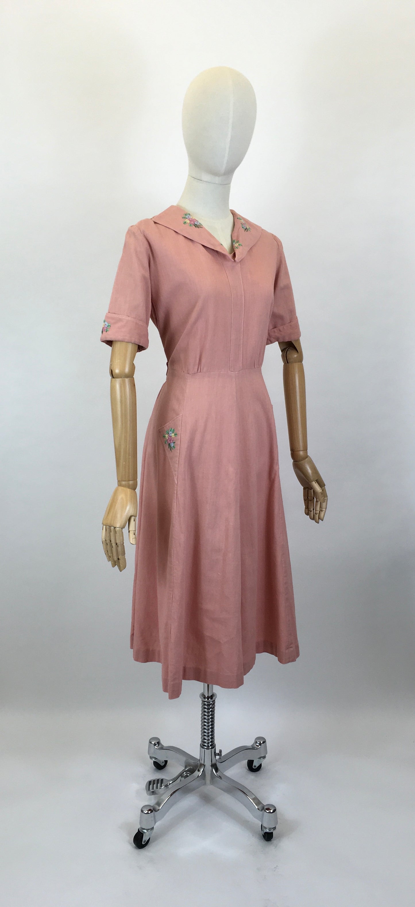 Original 1940’s Darling Powdered Pink Day Dress with Floral Embroidery - A Lovely WarTime Silhouette