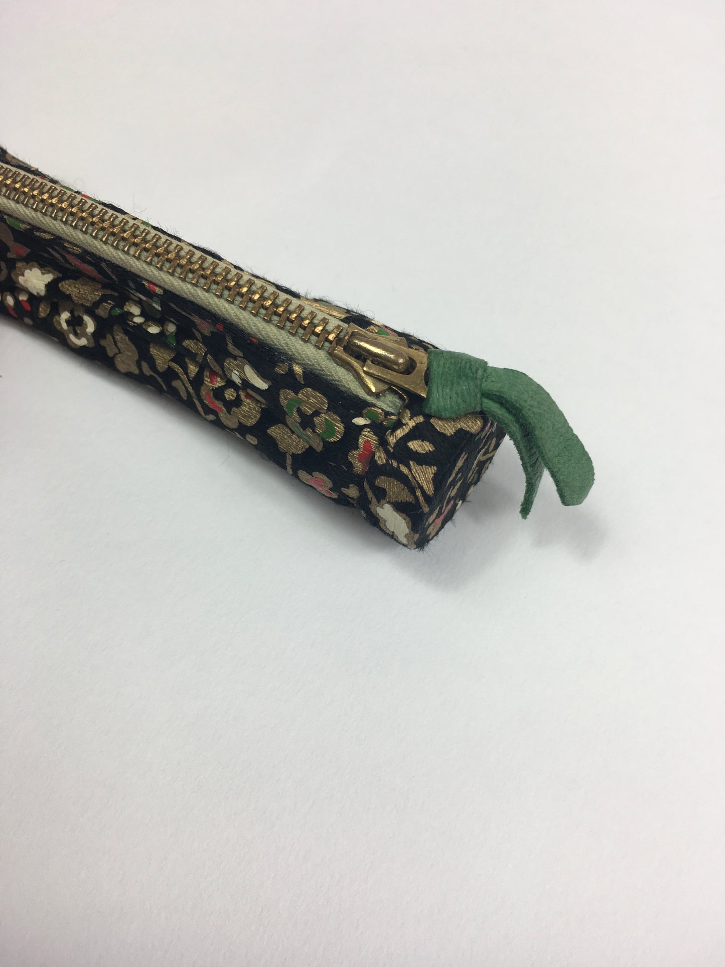 Original 1930’s Handpainted Expandable Coin Purse - In An Exquisite Floral in Gold, Green and Red