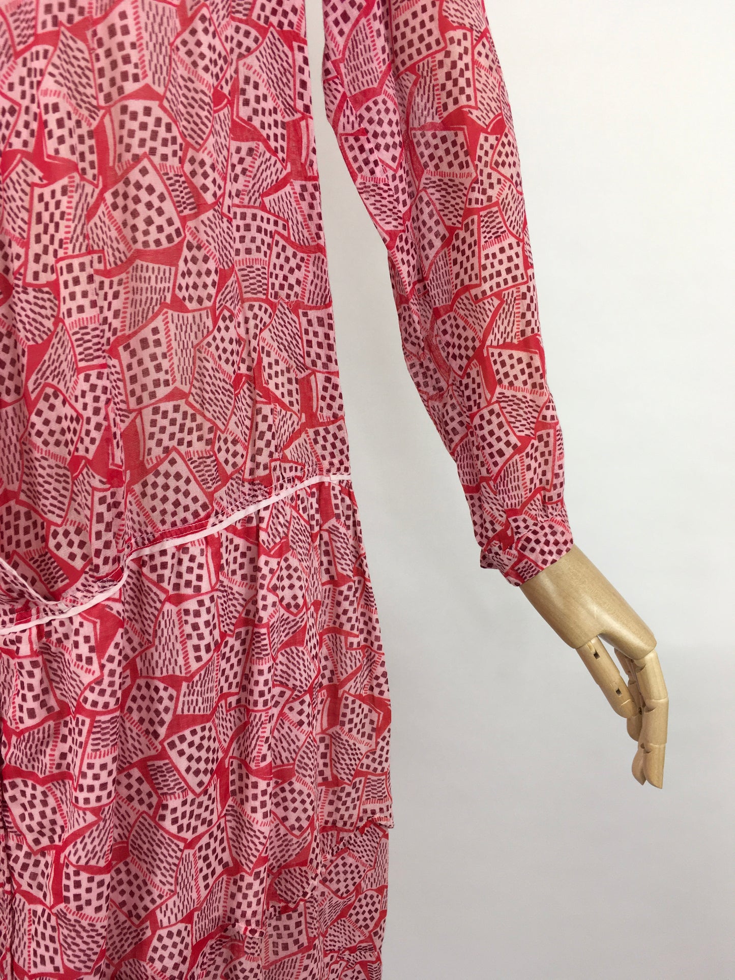 Original Early 1930s Darling Day Dress - In a Fabulous Deco Almost Book Print Cotton Lawn with Scalloped Hem Detailing