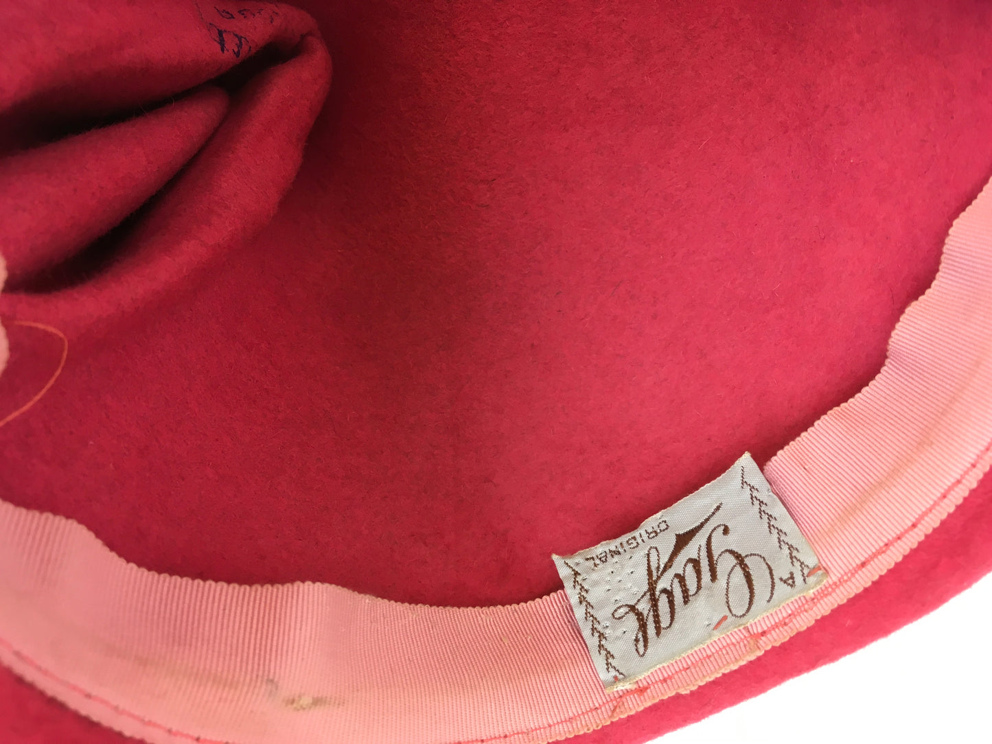 Original 1930’s AMAZING Raspberry Pink Pixie Hat - With a Fabulous Ostrich Feather Plume In Black