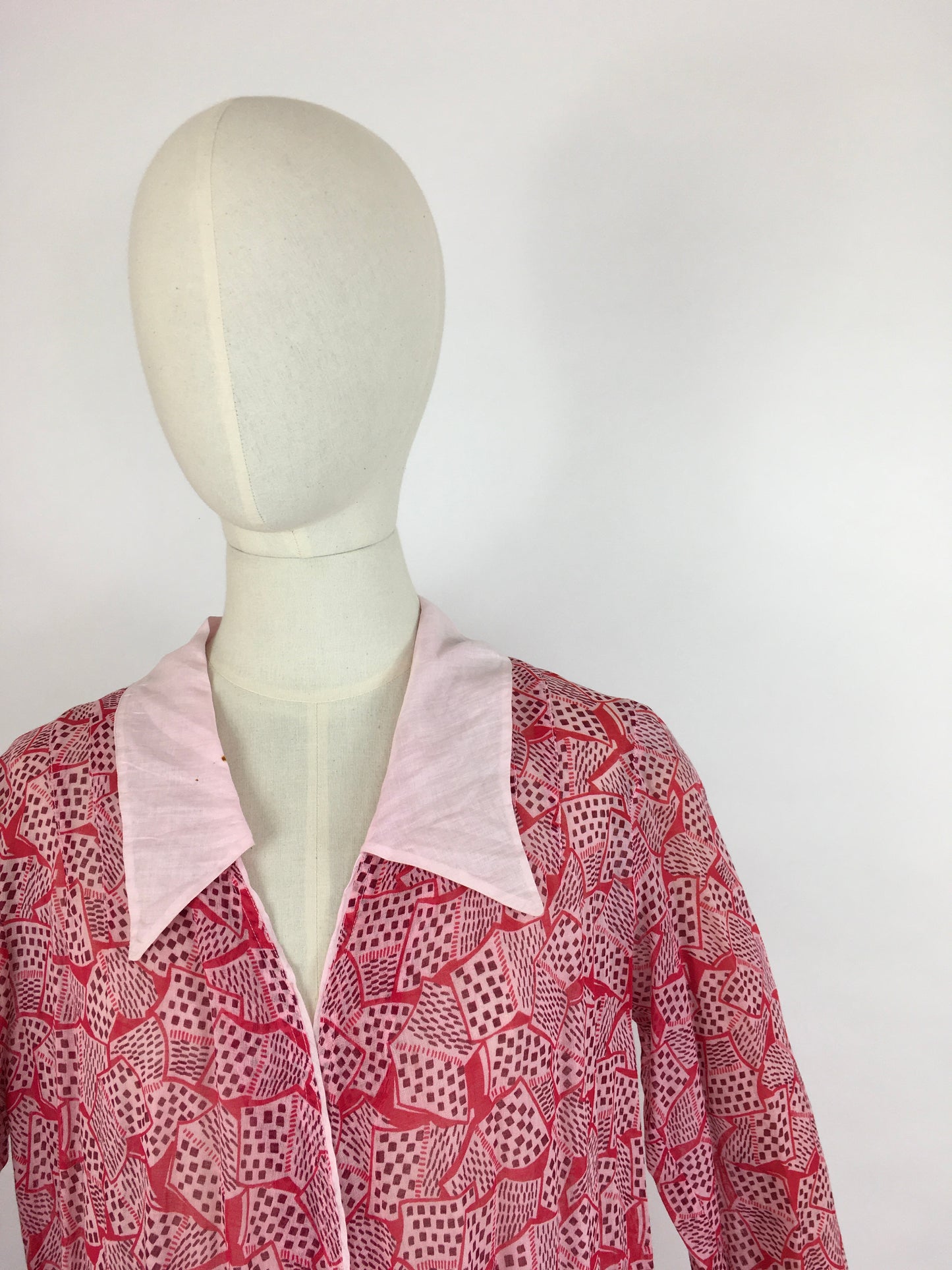 Original Early 1930s Darling Day Dress - In a Fabulous Deco Almost Book Print Cotton Lawn with Scalloped Hem Detailing