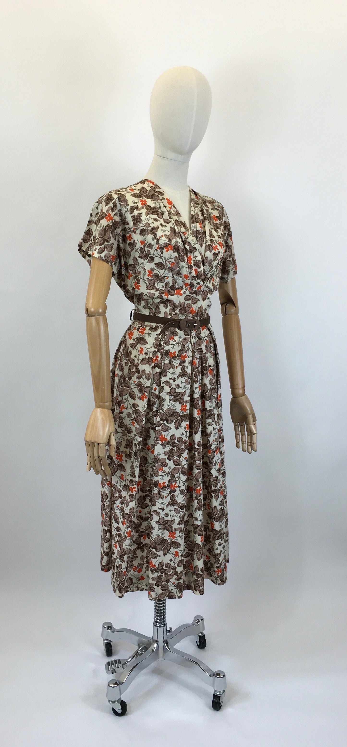 Original 1940's Beautiful Day Dress in Warm Browns, Rust & Cream - By ' Park Lane Frocks'