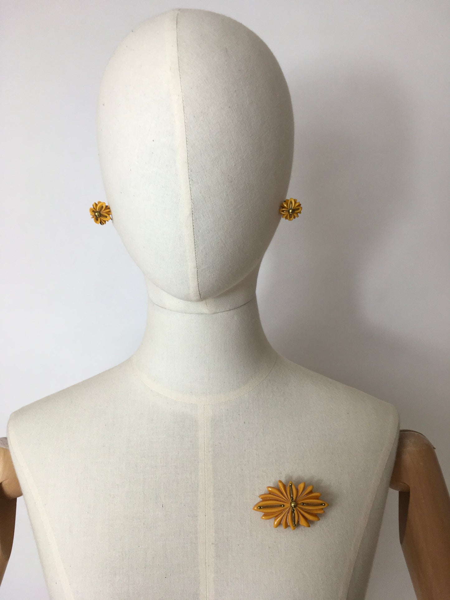 Original 1940’s Bakelite Dress Clip & Earrings Set - Lovely Egg Yolk Colour