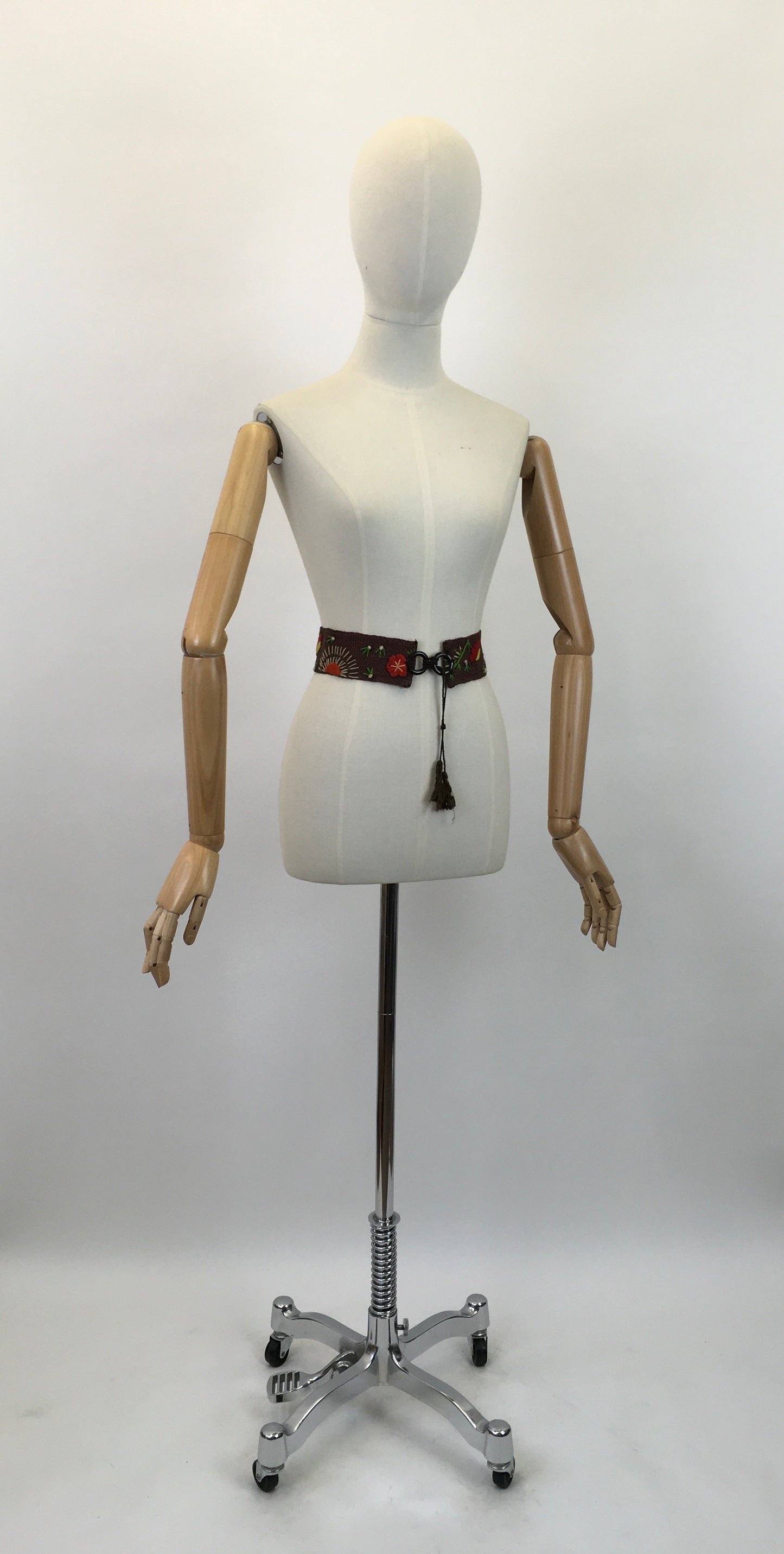 Original 1930's / 1940's Exquisite ' Make Do And Mend' Belt - With Felt Embroidery