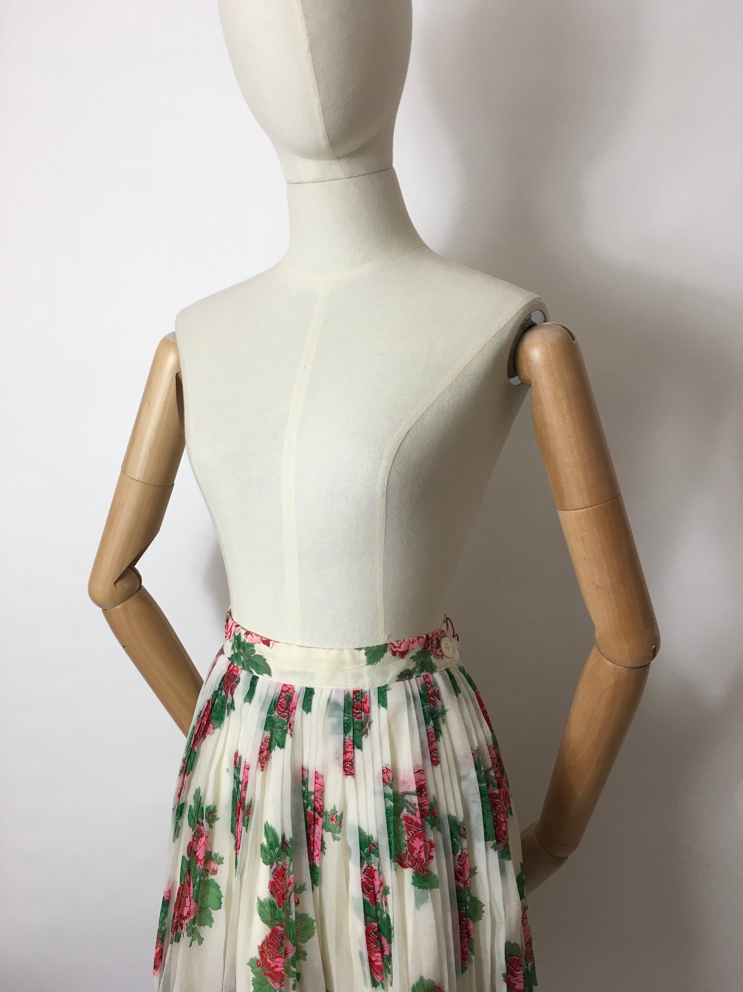 Original 1950’s Pleated Skirt - In A Darling Pink Floral