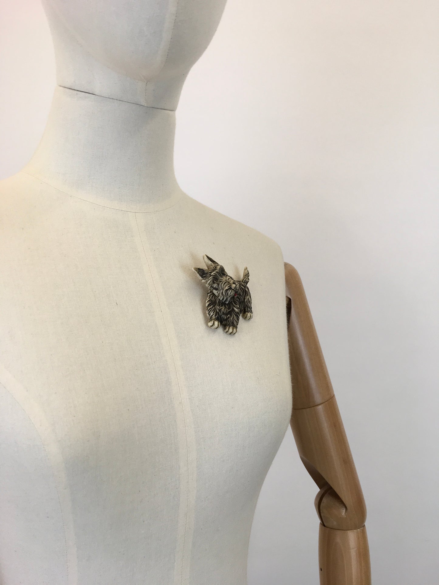 Original 1940’s Large Celluloid Scottie Dog Brooch - With Moveable Head
