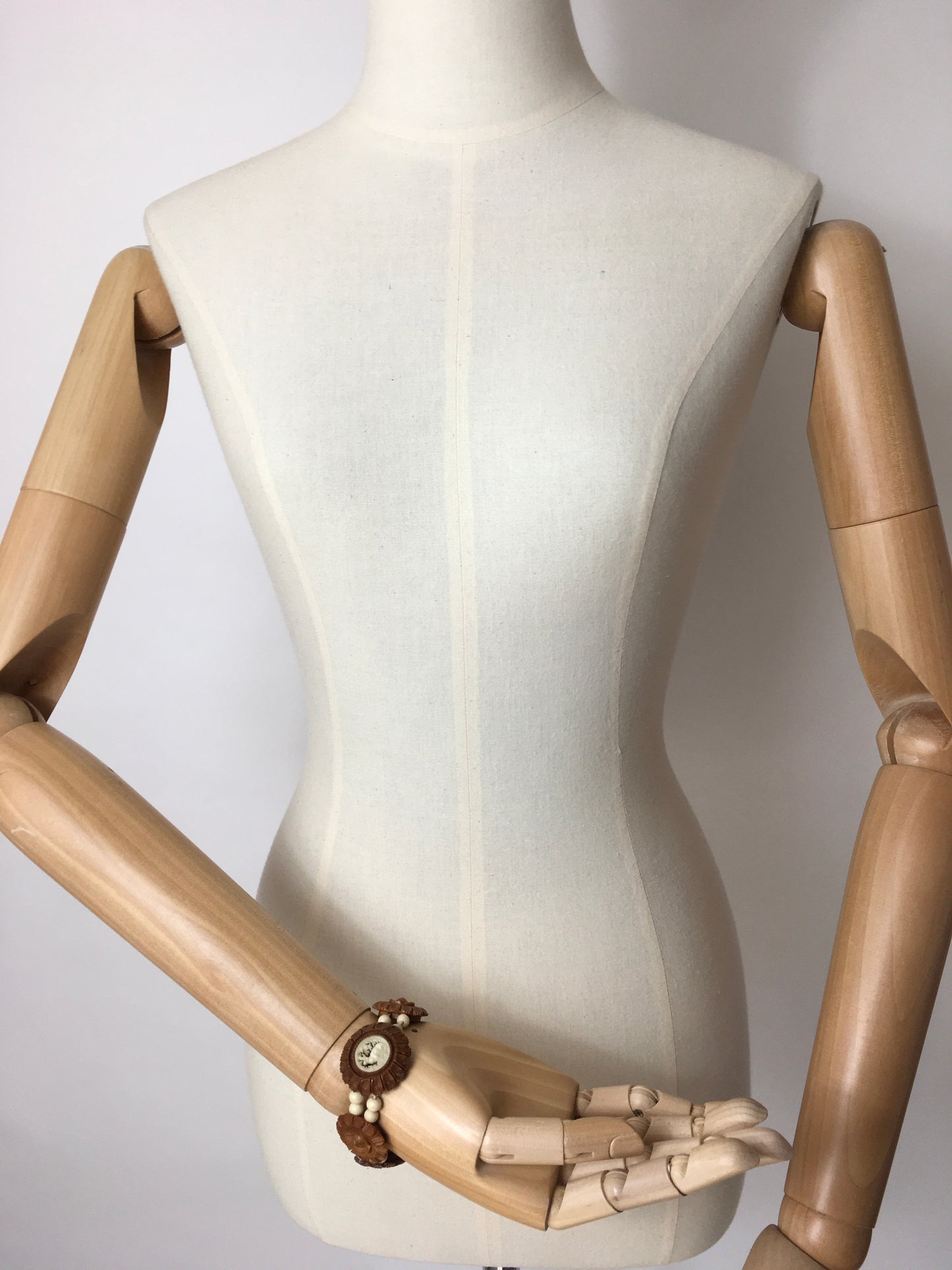 Original 1940’s Celluloid Elastic Bracelet - Simple Cream And Brown