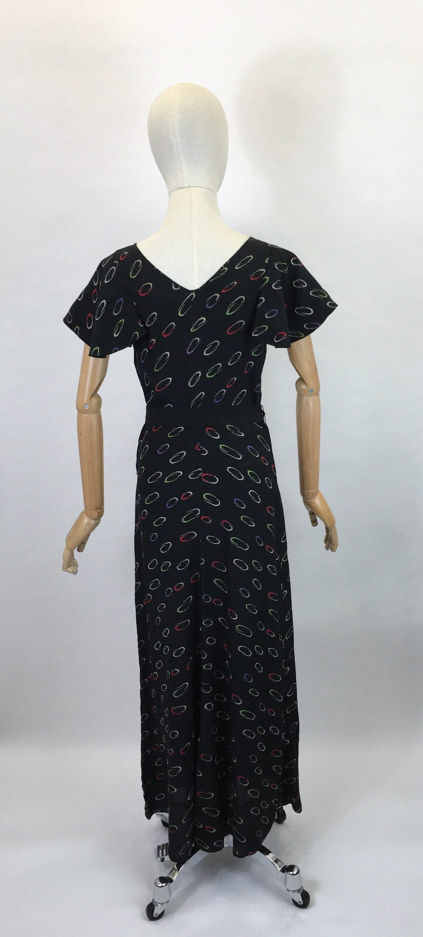 Original 1930’s Exquisite Full Length Gown in A Fine Crepe - Made By ‘ Cavendish House, Cheltenham ‘
