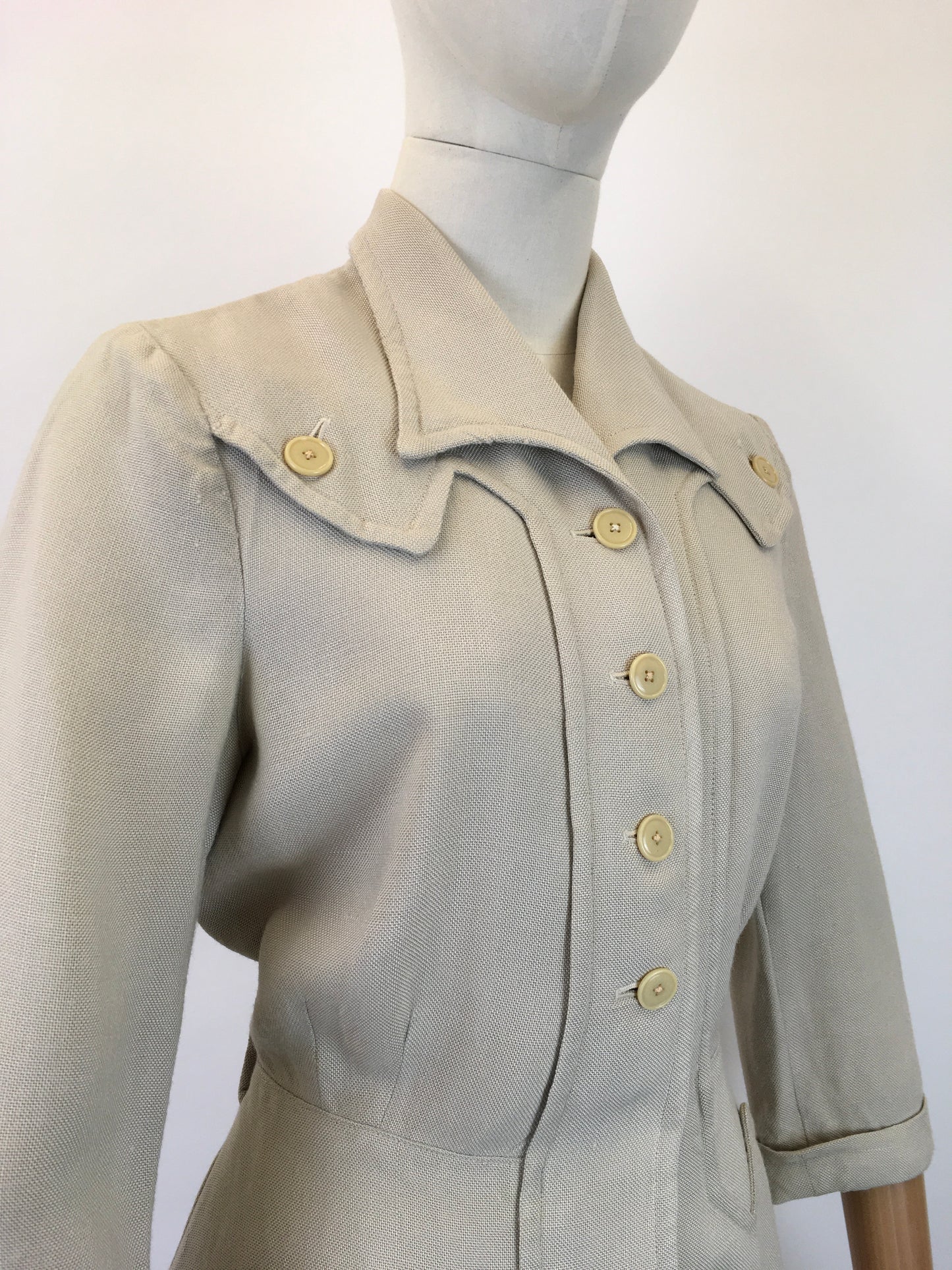 Original Early 1940’s Sensational Moygashal Linen 2pc Suit - By ‘ Fashion Sport’
