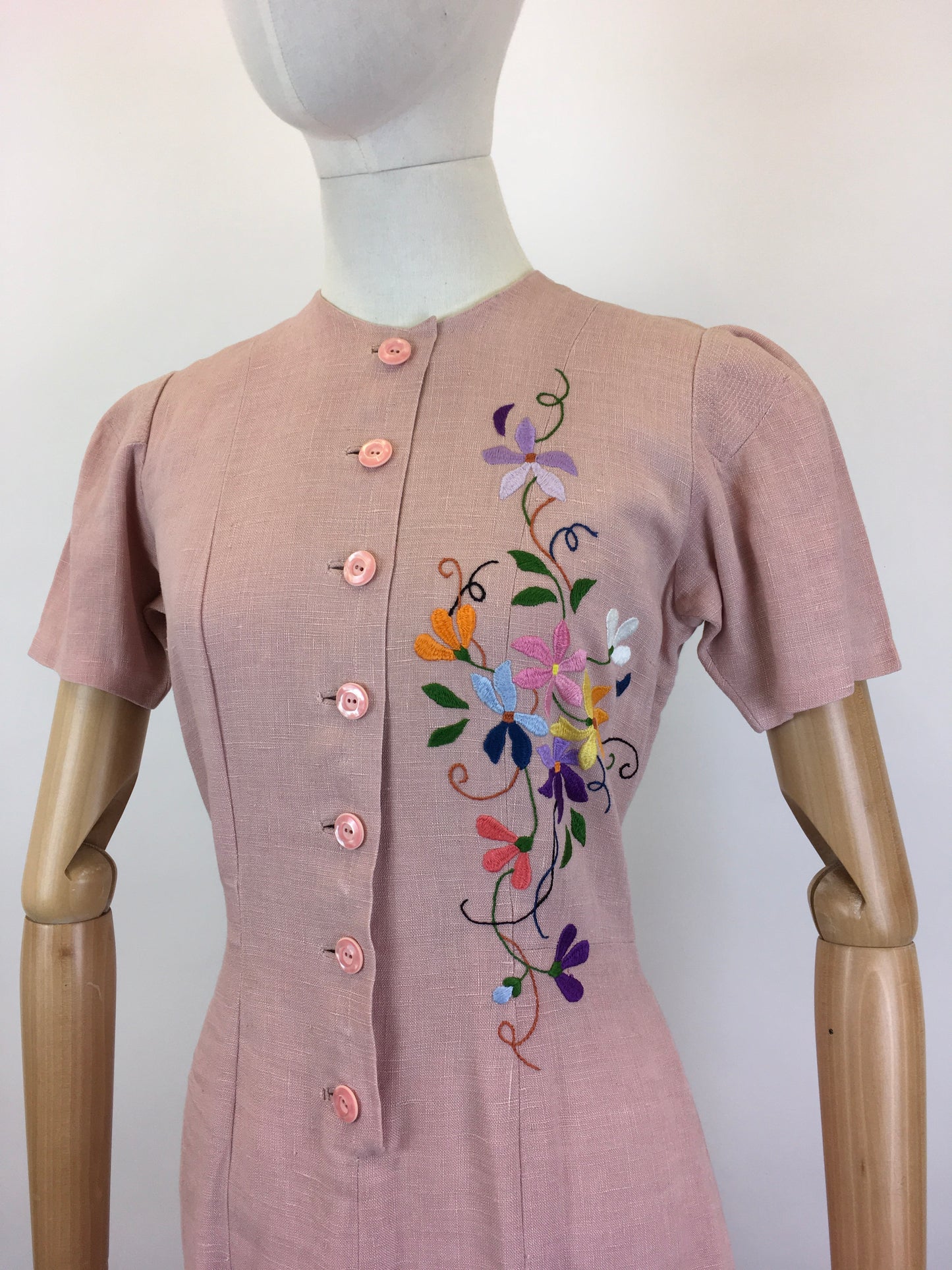 Original Early 1940’s Moygoshal Linen Dress with Embroidery - In Powdered Rose with Spring Meadow Florals