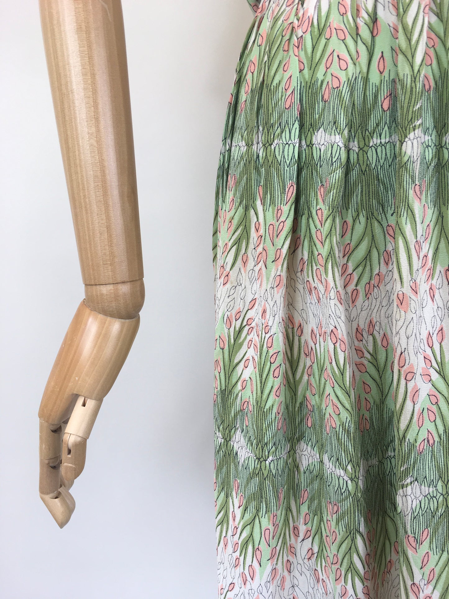 Original 1940’s Stunning Rayon Crepe Dress - In the Prettiest Floral in Powdered Rose and Green