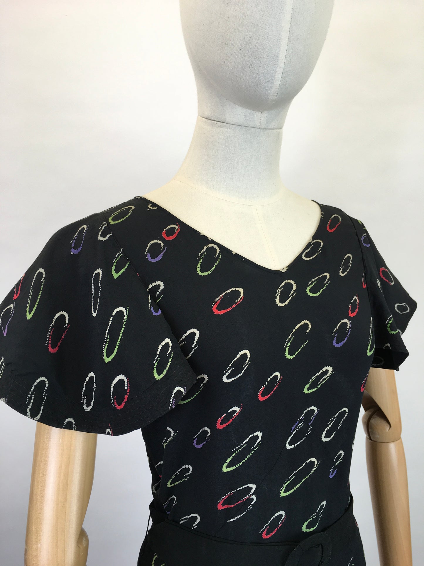 Original 1930’s Exquisite Full Length Gown in A Fine Crepe - Made By ‘ Cavendish House, Cheltenham ‘