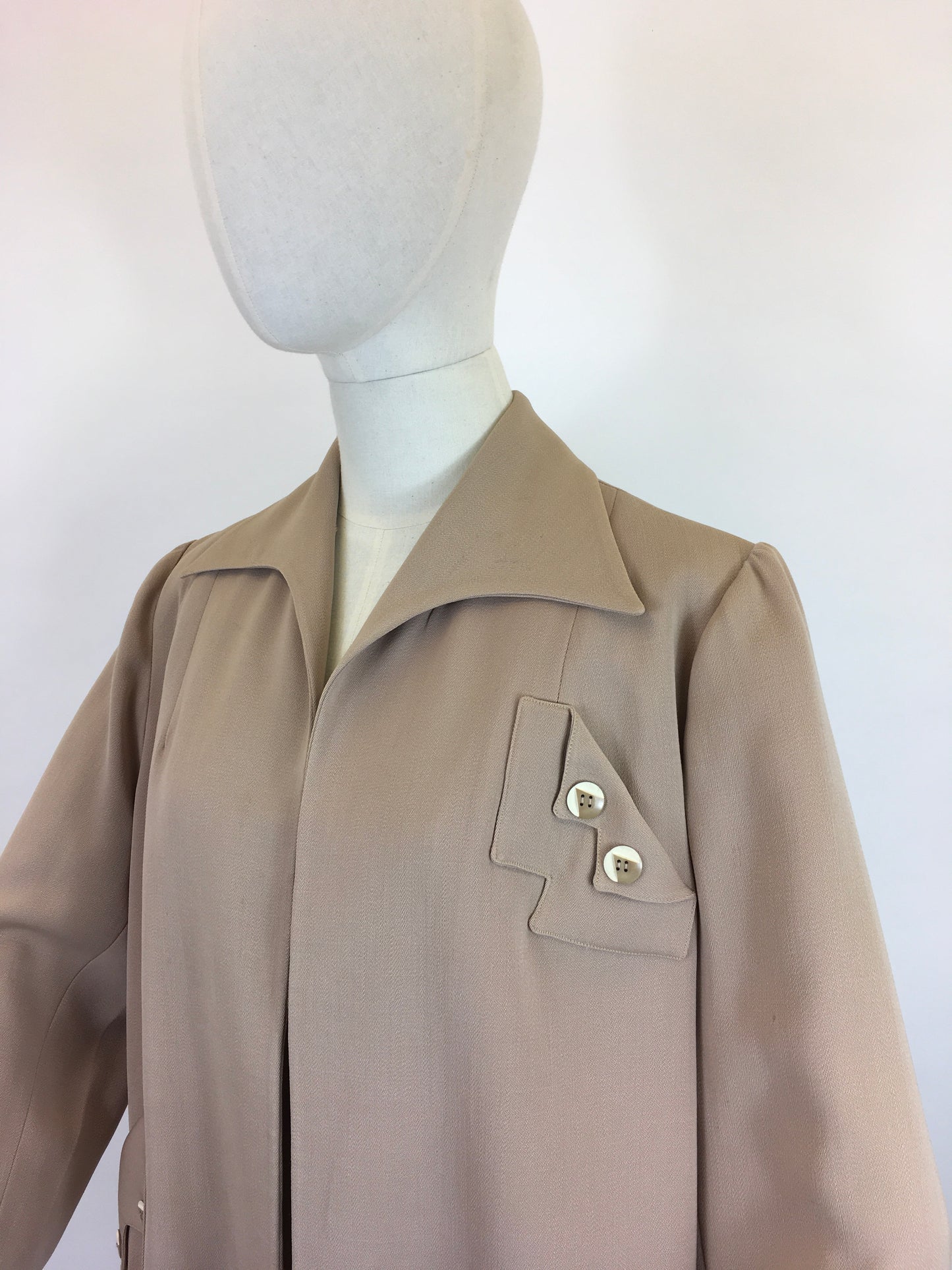 Original 1940s American Edge to Edge Swing Jacket - In a Lovely Warm Taupe