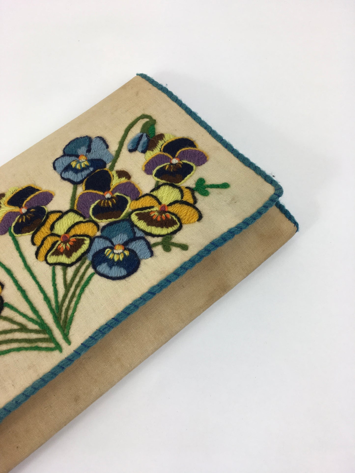 Original 1930’s Exquisite Embroidered Linen Clutch Handbag - With Stunning Details & Colour Pallet