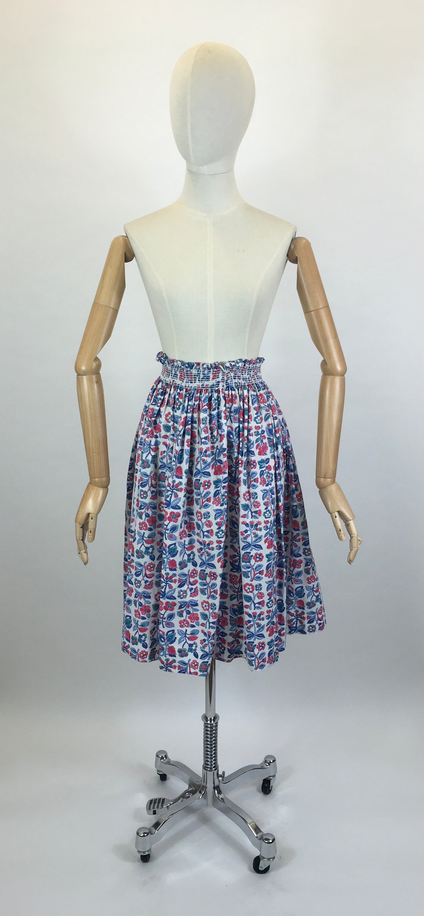 Original 1950’s Floral Printed Cotton Skirt - Made by ‘ Tootal’