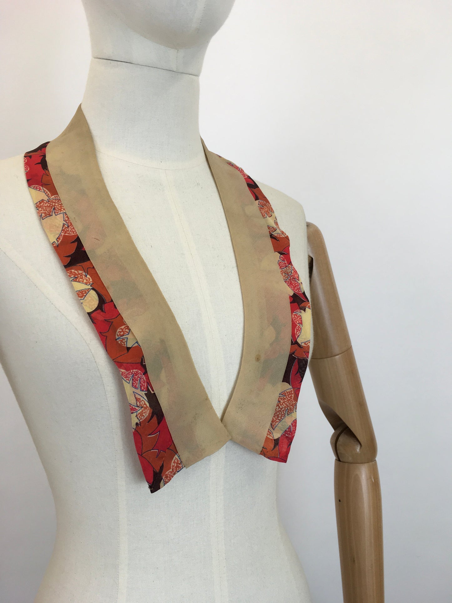 Original 1930's Sublime Double Collar in Chiffon and Silk - Deco Colourings in Orange, Red, Brown and Fawn