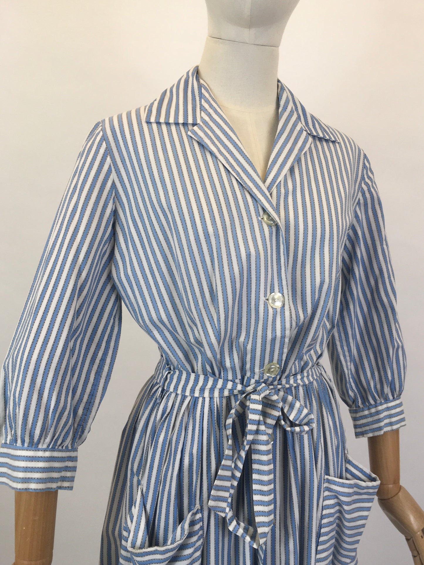Original 1950’s Darling Blue & White Shirtwaister Dress - With A Classic 50’s Silhouette
