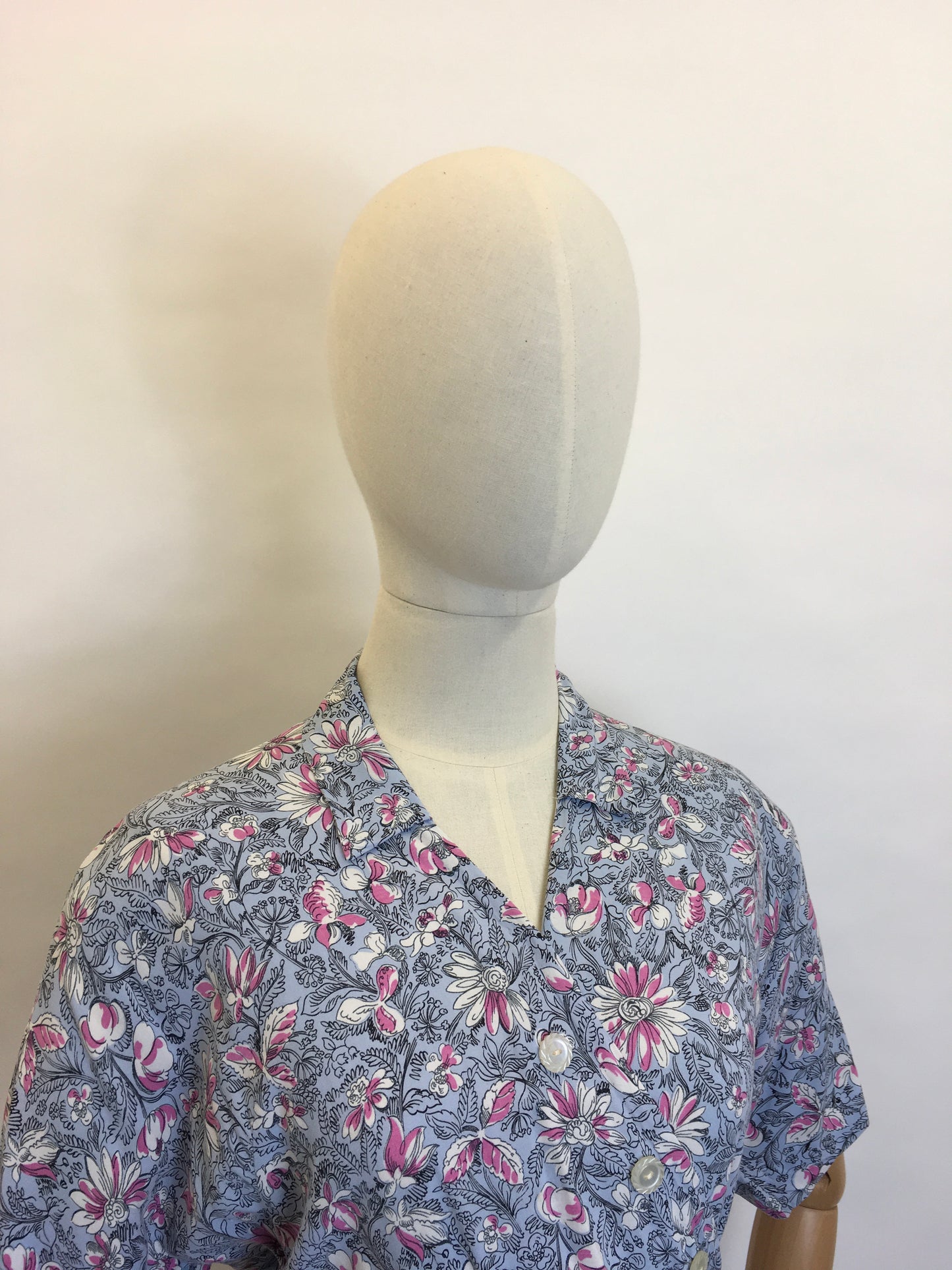 Original 1940's Floral floppy cotton day dress - Featuring aysmetrical bodice detailing