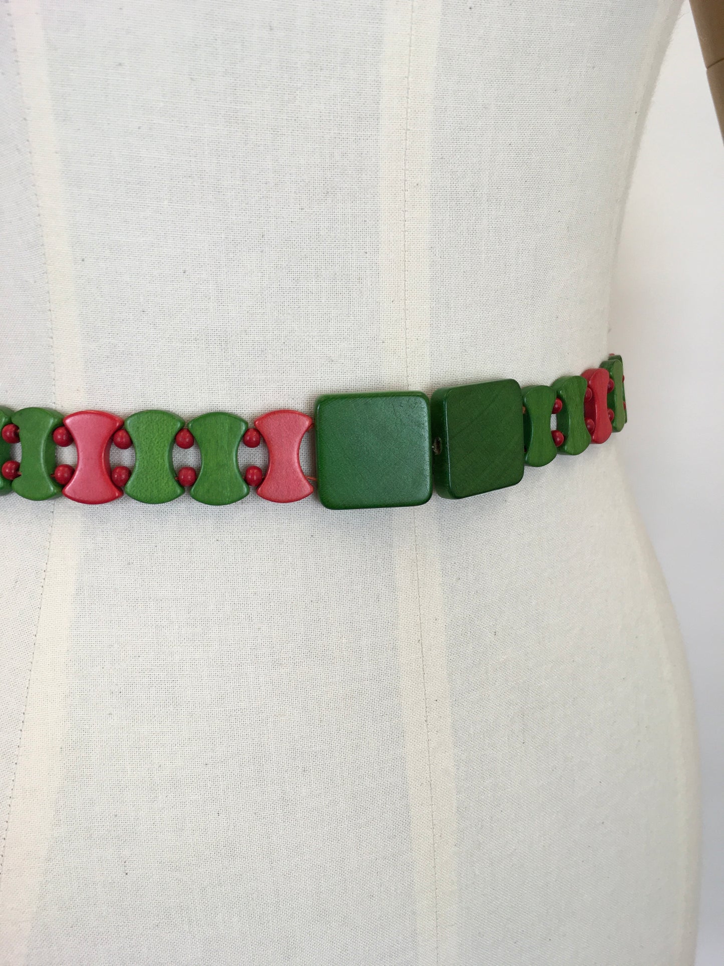 Original 1930’s FABULOUS Wooden Beaded Belt - In Red & Green