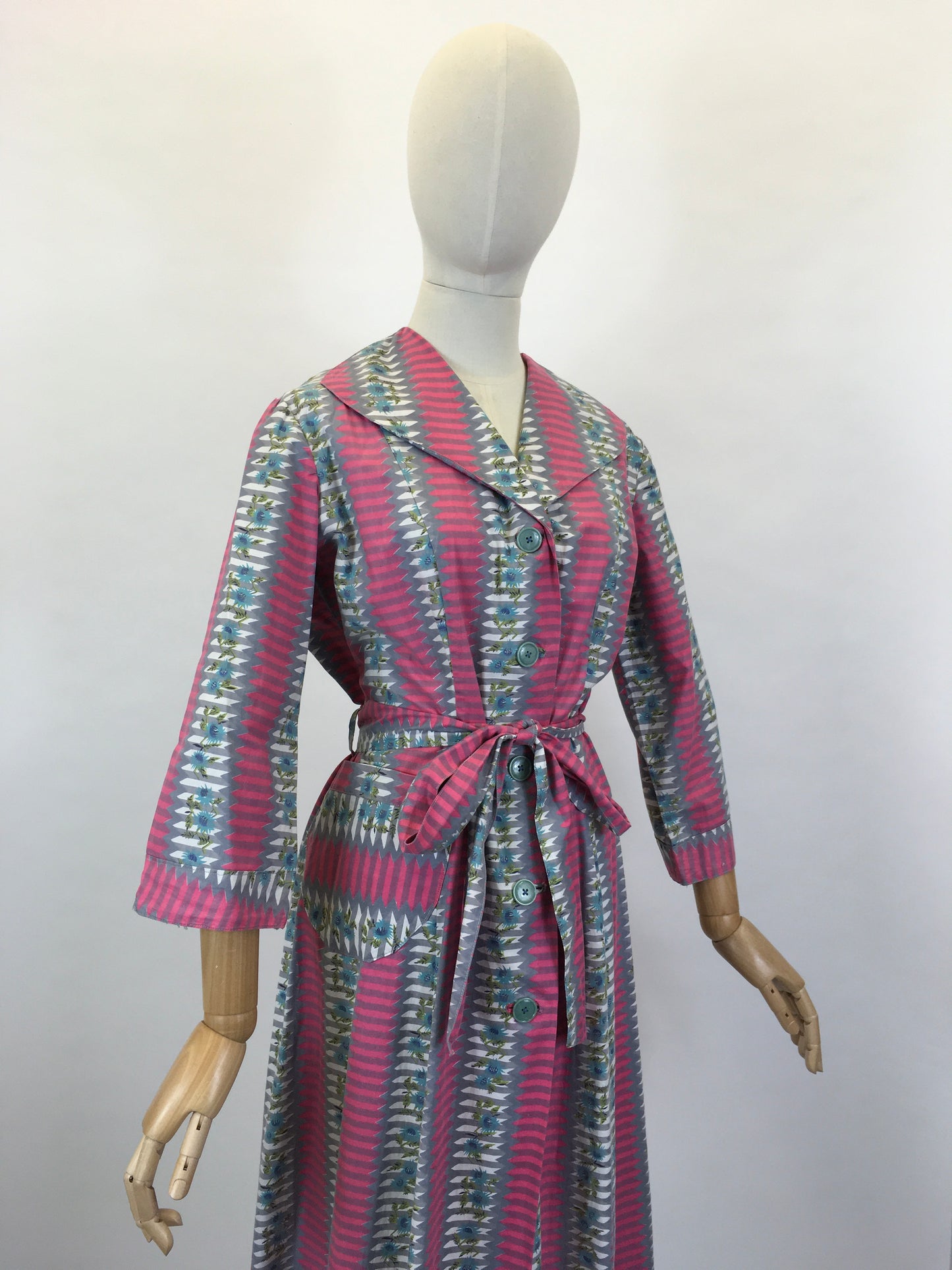 Original 1950’s Pretty Cotton Day Dress - In Bright Pinks, Blues & Greys