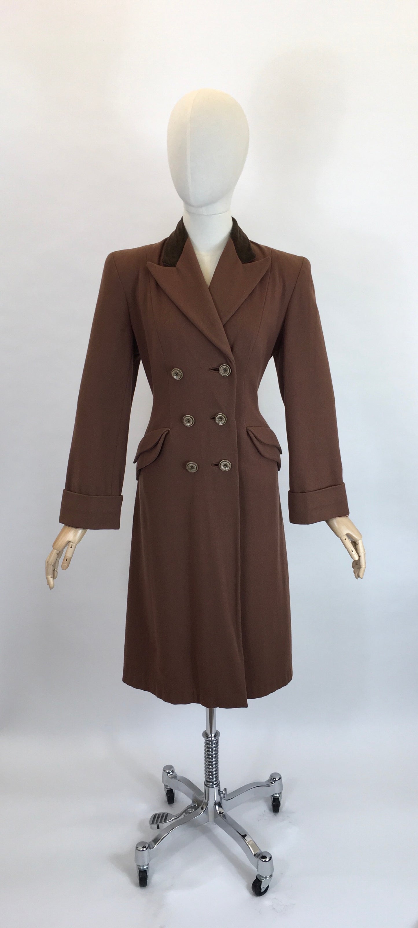 Original 1940’s SENSATIONAL Brown Wool Coat - With A Beautiful Rich Brown Velvet Trim