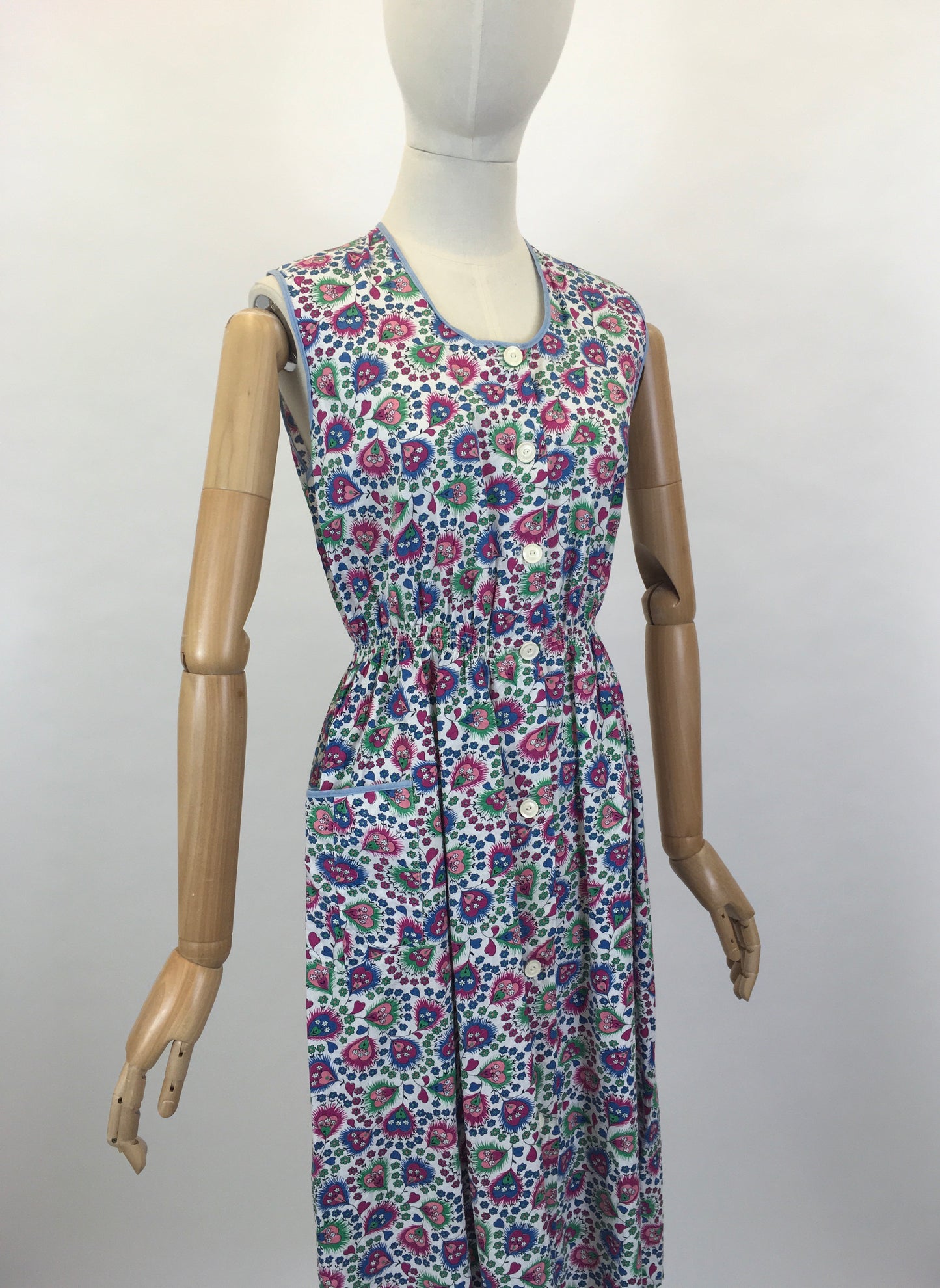 Original 1940’s Cotton Button Front Dress - In A Fabulous Floral Print