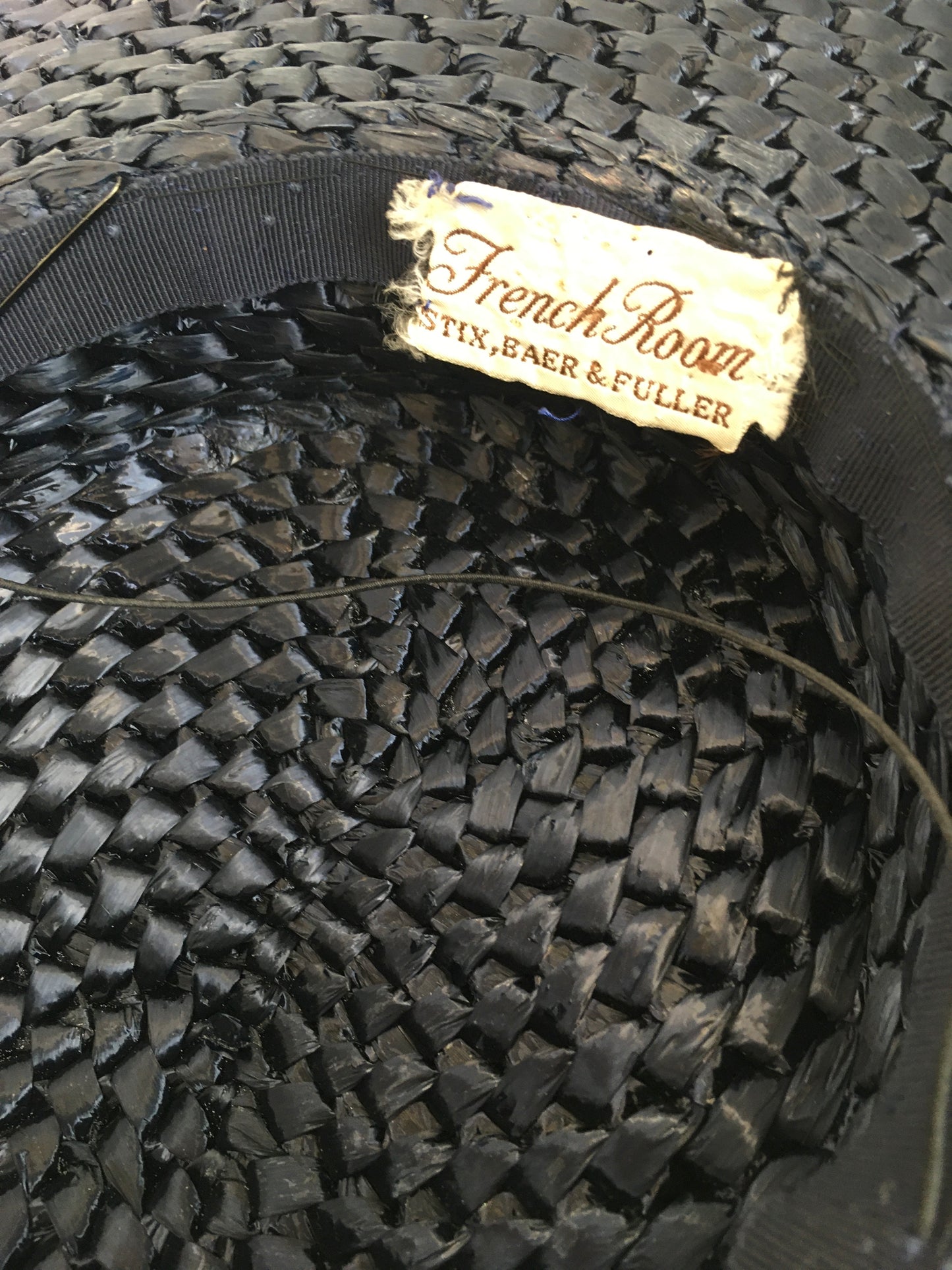 Original 1940’s Large Brimmed Navy Raffia Hat - With A Beautiful Delicate Pink Grosgrain Trim