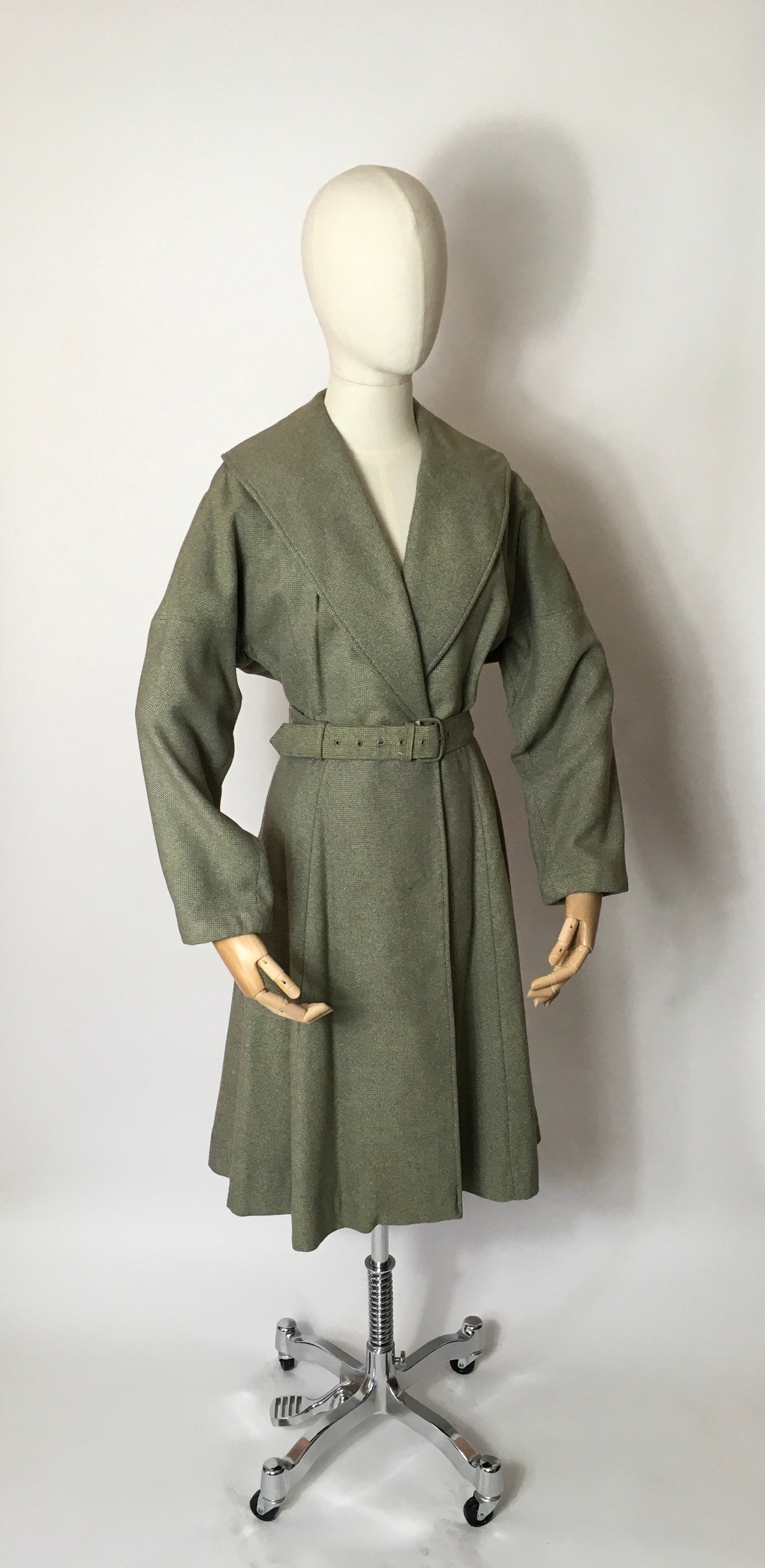Original 1940’s Showerproof Coat by ‘ Telemac Rainwear Ltd ‘ - Featuring a Fabulous Large Shaped Collar