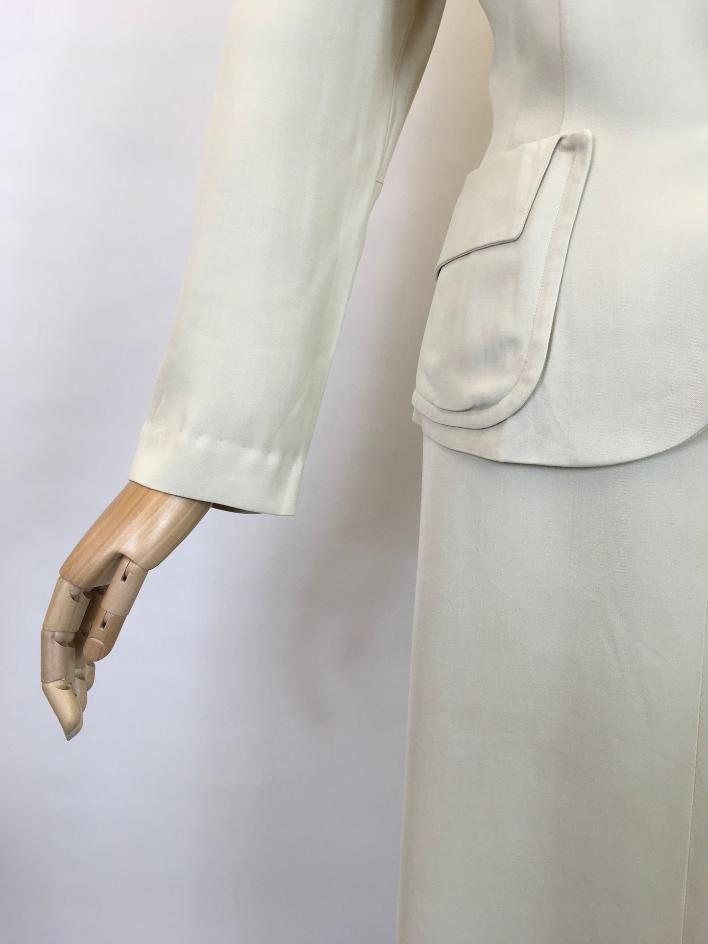 Original 1940’s STUNNING Cream 2pc Suit - With Exquisite Iconic 40’s Tailoring