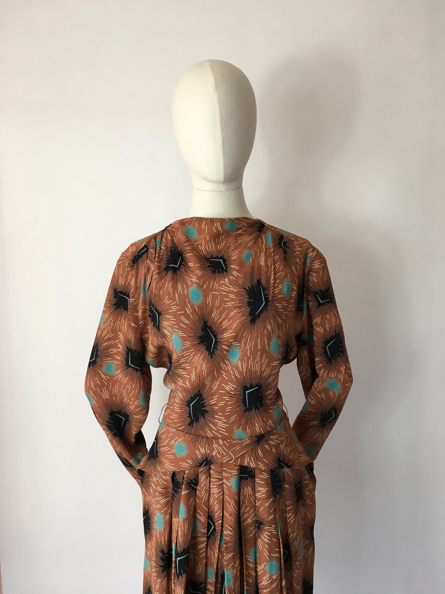 Original 1940’s Stunning Rayon Dress - Featuring a classic Silhouette and Beautiful Colour Pallet