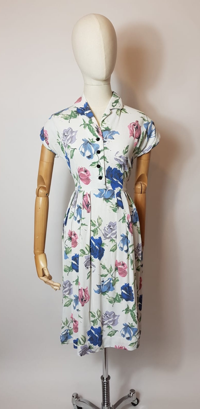 Original 1940’s Darling St. Michael Day Dress - In. A Pretty Pastel Colour Palette