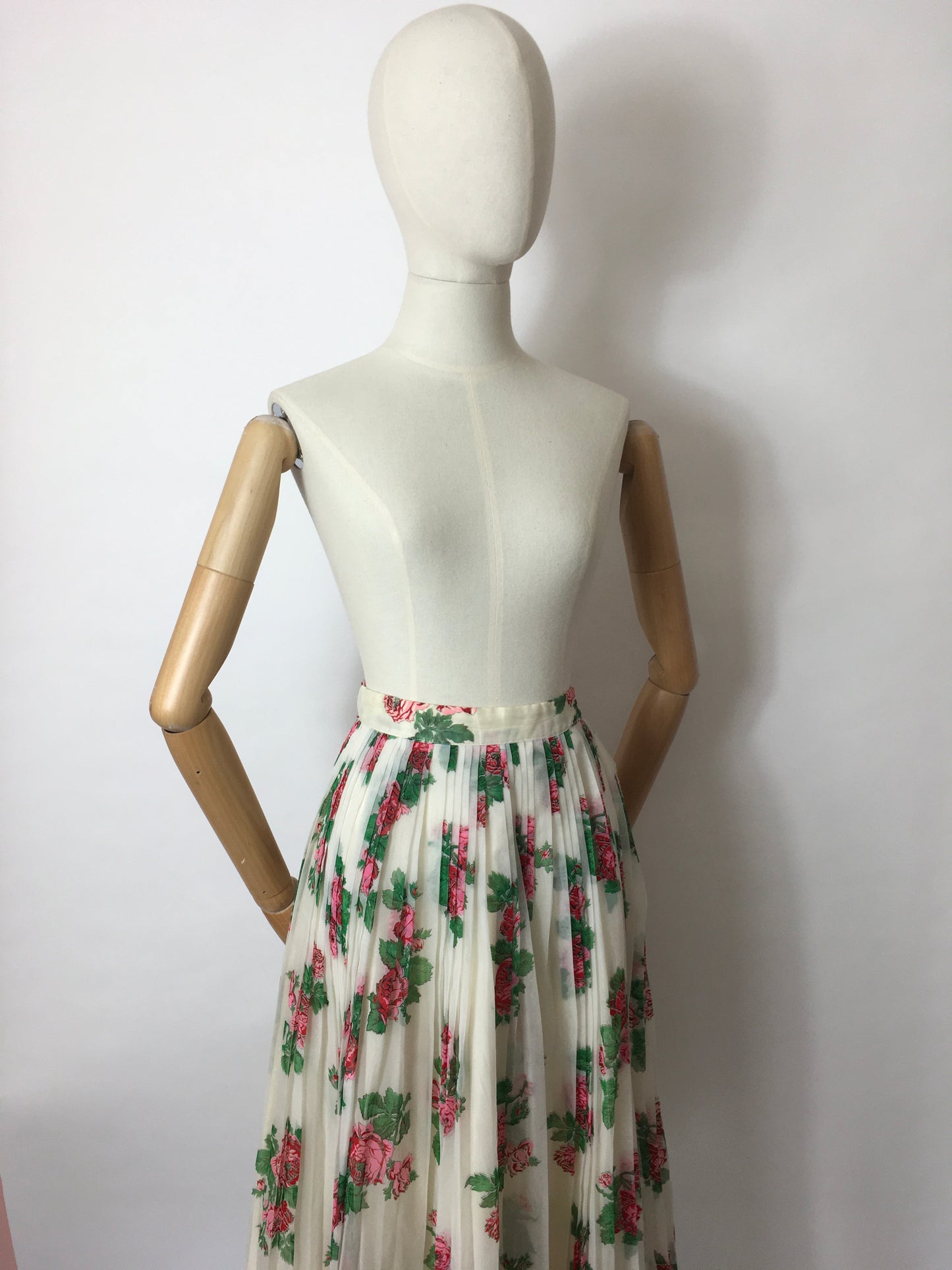 Original 1950’s Pleated Skirt - In A Darling Pink Floral