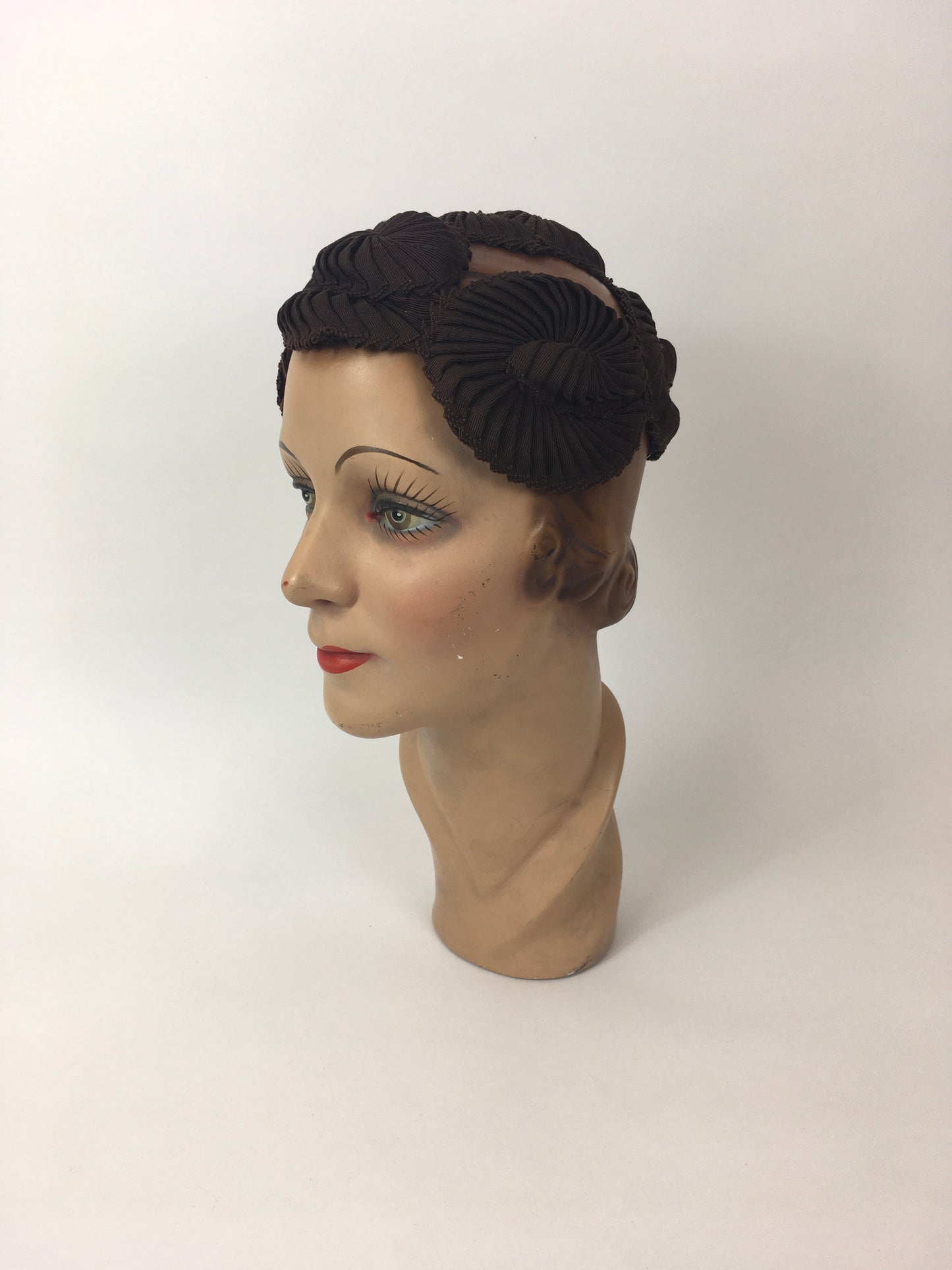 Original 1940’s Exquisite Grosgrain Headpiece - In A Warm Rich Brown