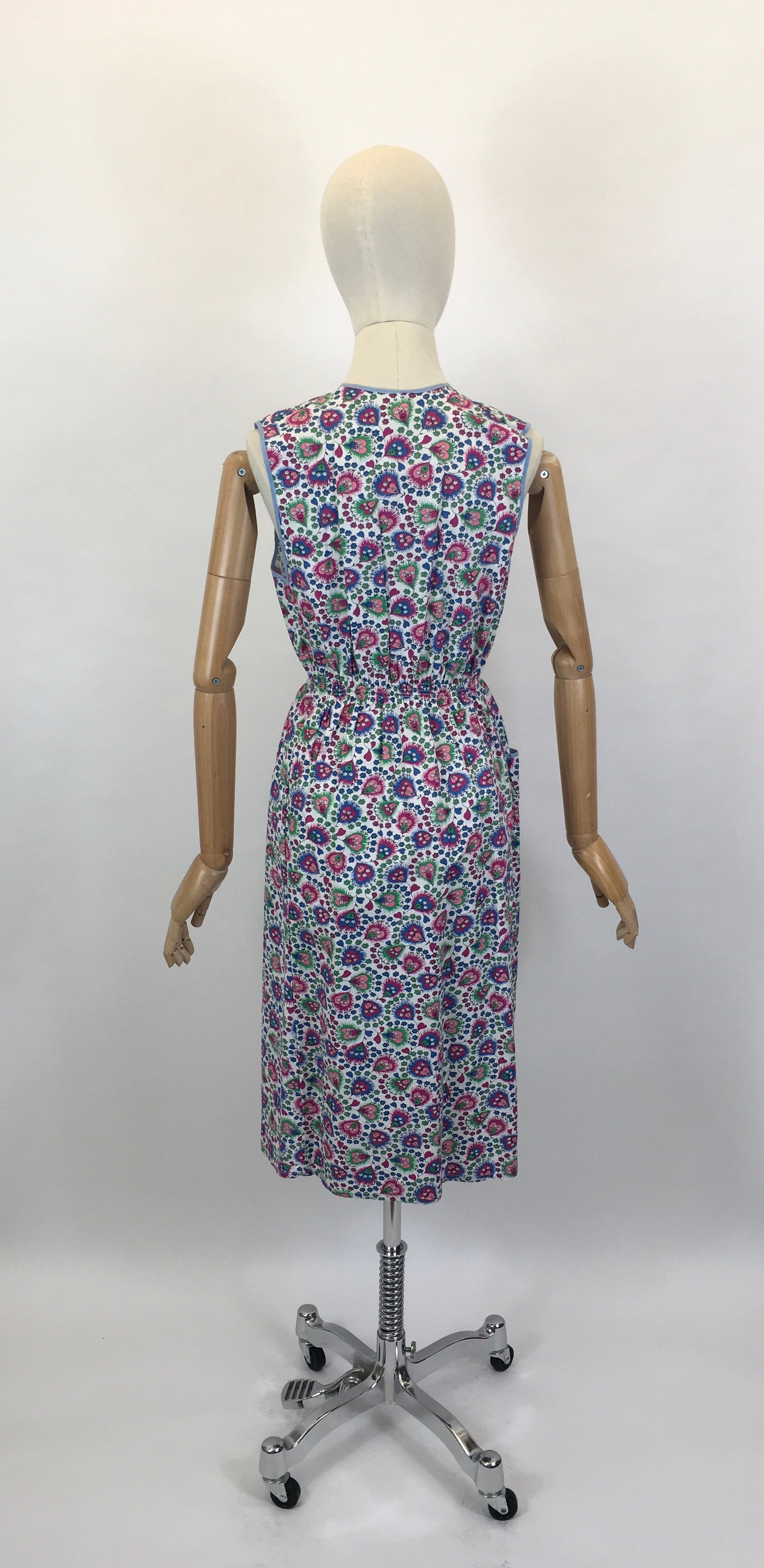 Original 1940’s Cotton Button Front Dress - In A Fabulous Floral Print