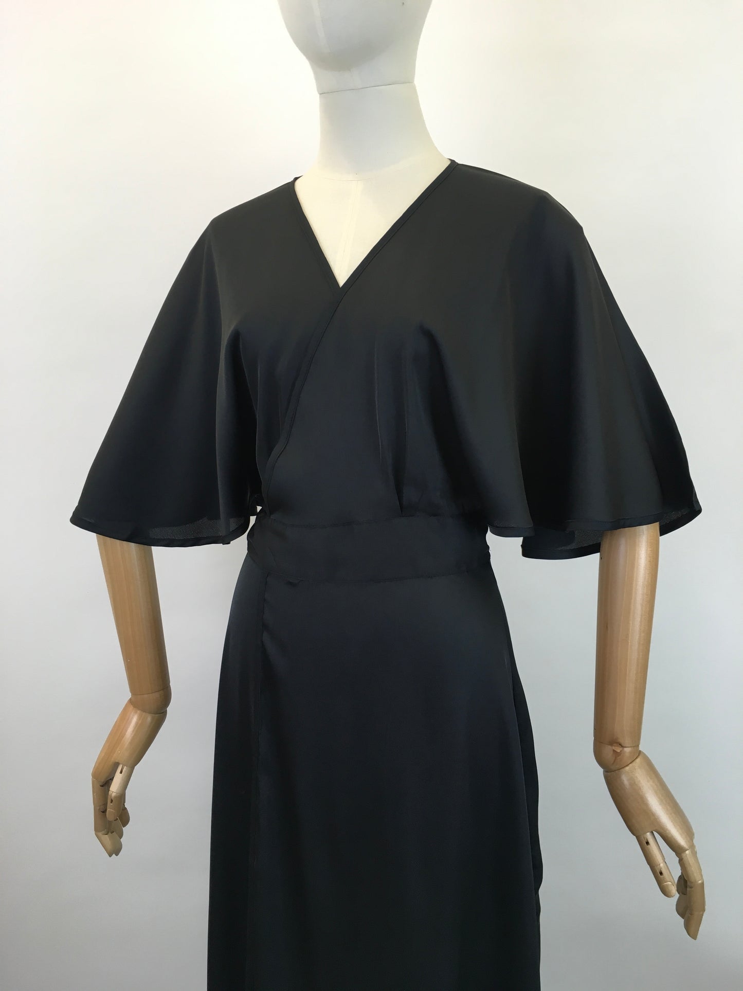 What Katie Did Loungewear Robe - In Black