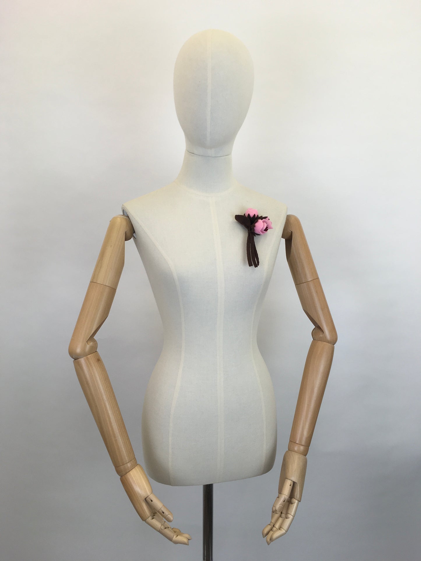 Reproduction 1940s Make Do and Mend Felt Flower Corsage Brooch - In Pink  & Green