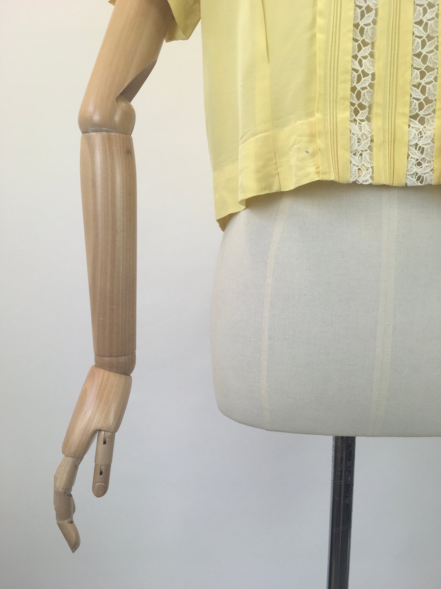 Original 1940's Darling Rayon Blouse With Lace Inlay - In Sunshine Yellow