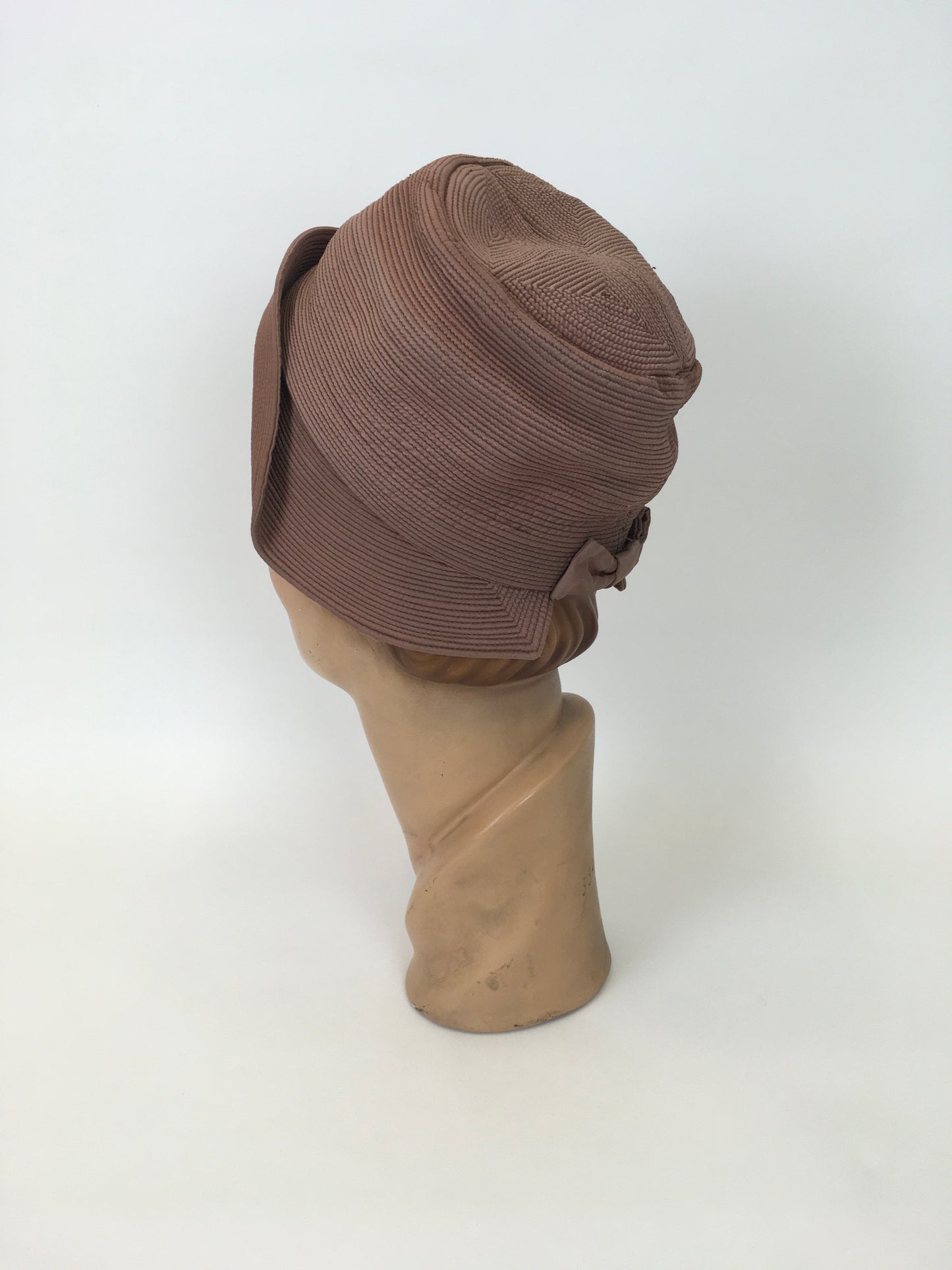 Original 1930s Exquisite Pale Rose Cloche Hat - Labelled ‘ Henry Heath’, A London Maker