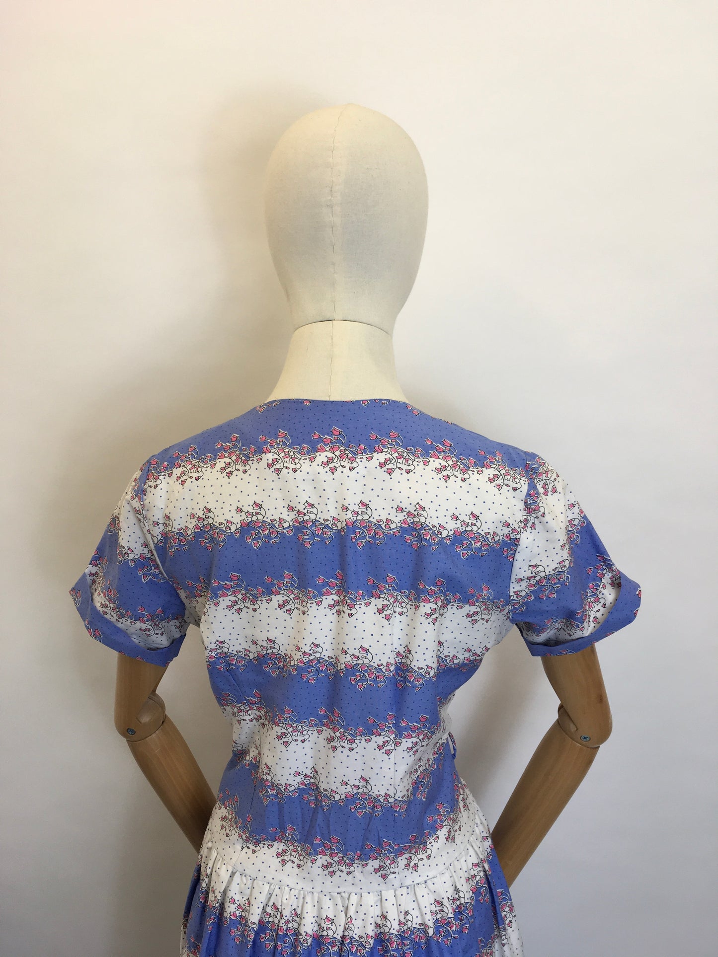 Original 1950s Cotton Day Dress - In a Beautiful Summer Colour Palette